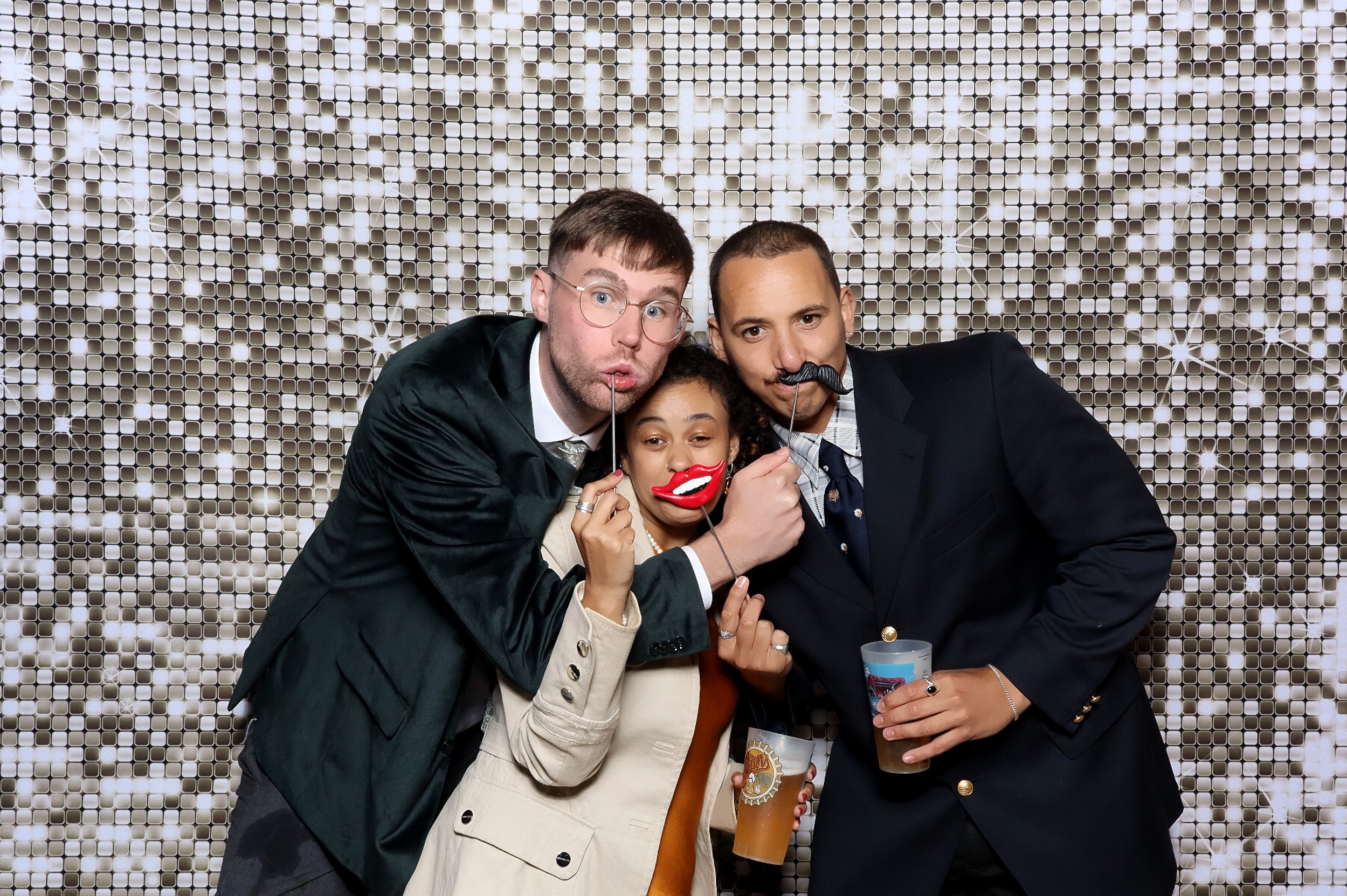 Eloise & Sam | View more photos from the event at v1.boothgallery.com/u/MooMuu-Photo-Booths/Eloise-Sam