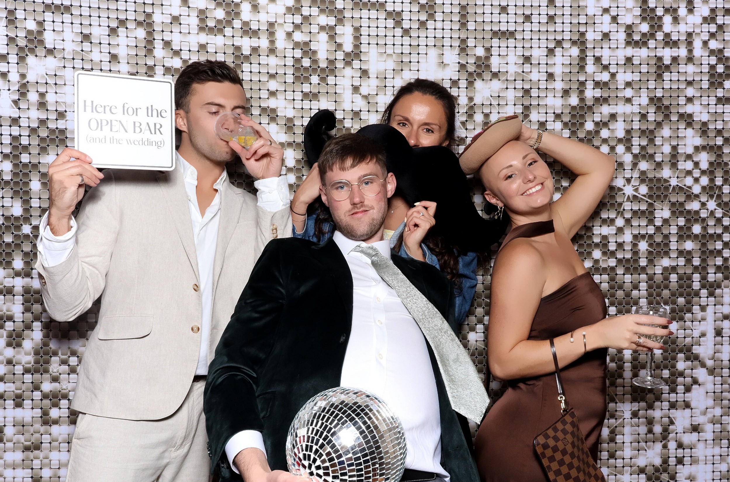 Eloise & Sam | View more photos from the event at v1.boothgallery.com/u/MooMuu-Photo-Booths/Eloise-Sam