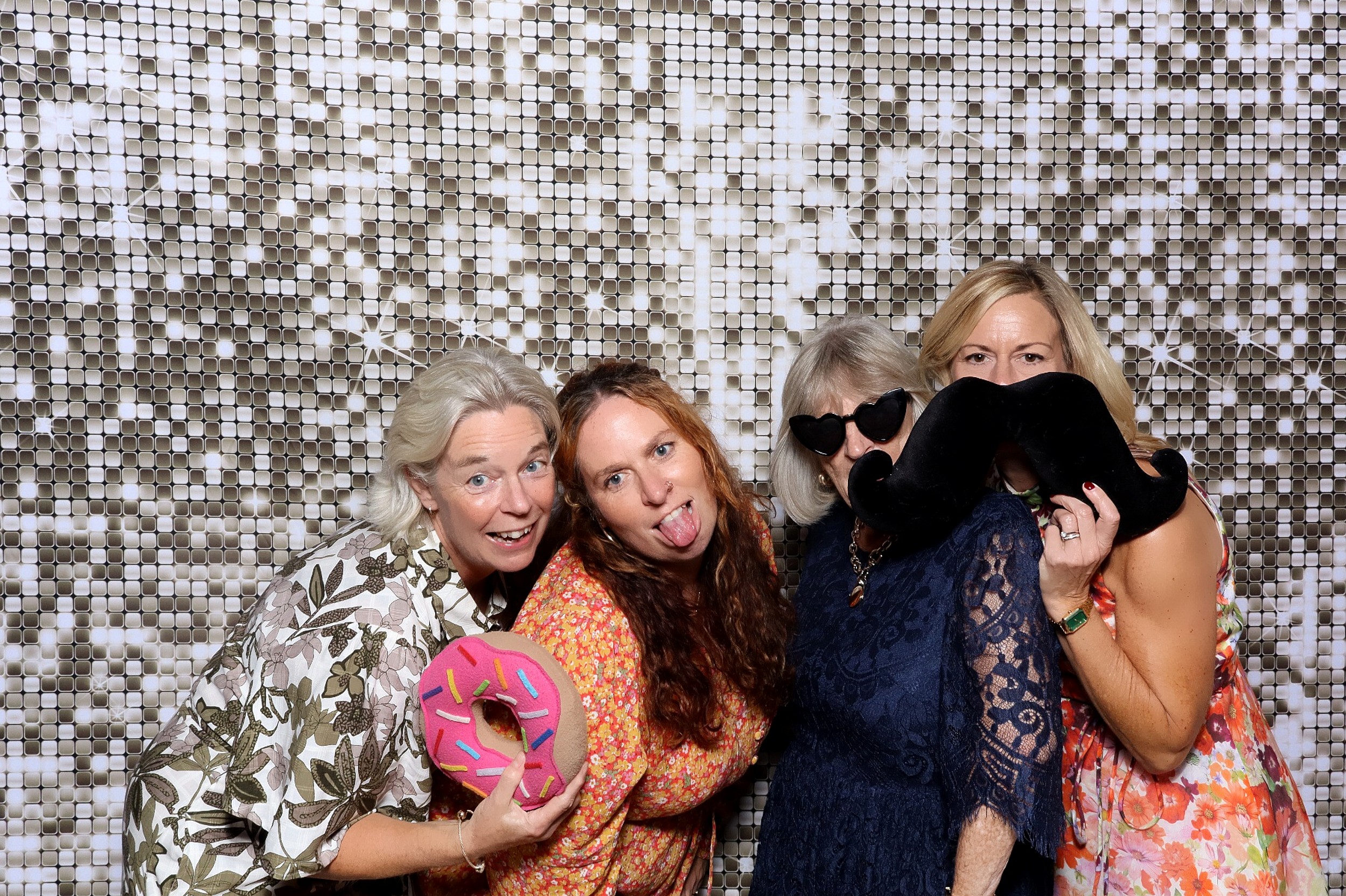 Eloise & Sam | View more photos from the event at v1.boothgallery.com/u/MooMuu-Photo-Booths/Eloise-Sam