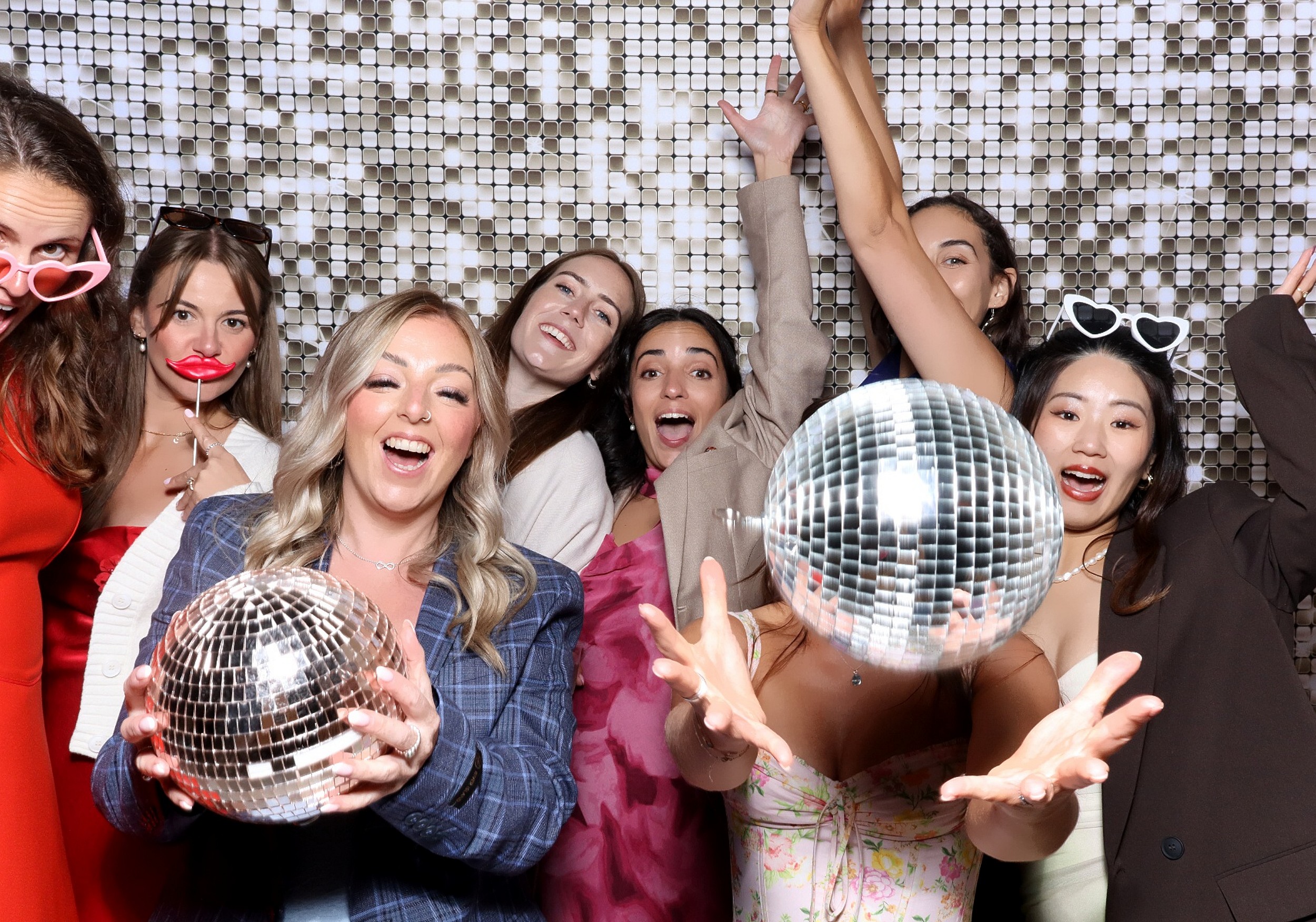 Eloise & Sam | View more photos from the event at v1.boothgallery.com/u/MooMuu-Photo-Booths/Eloise-Sam