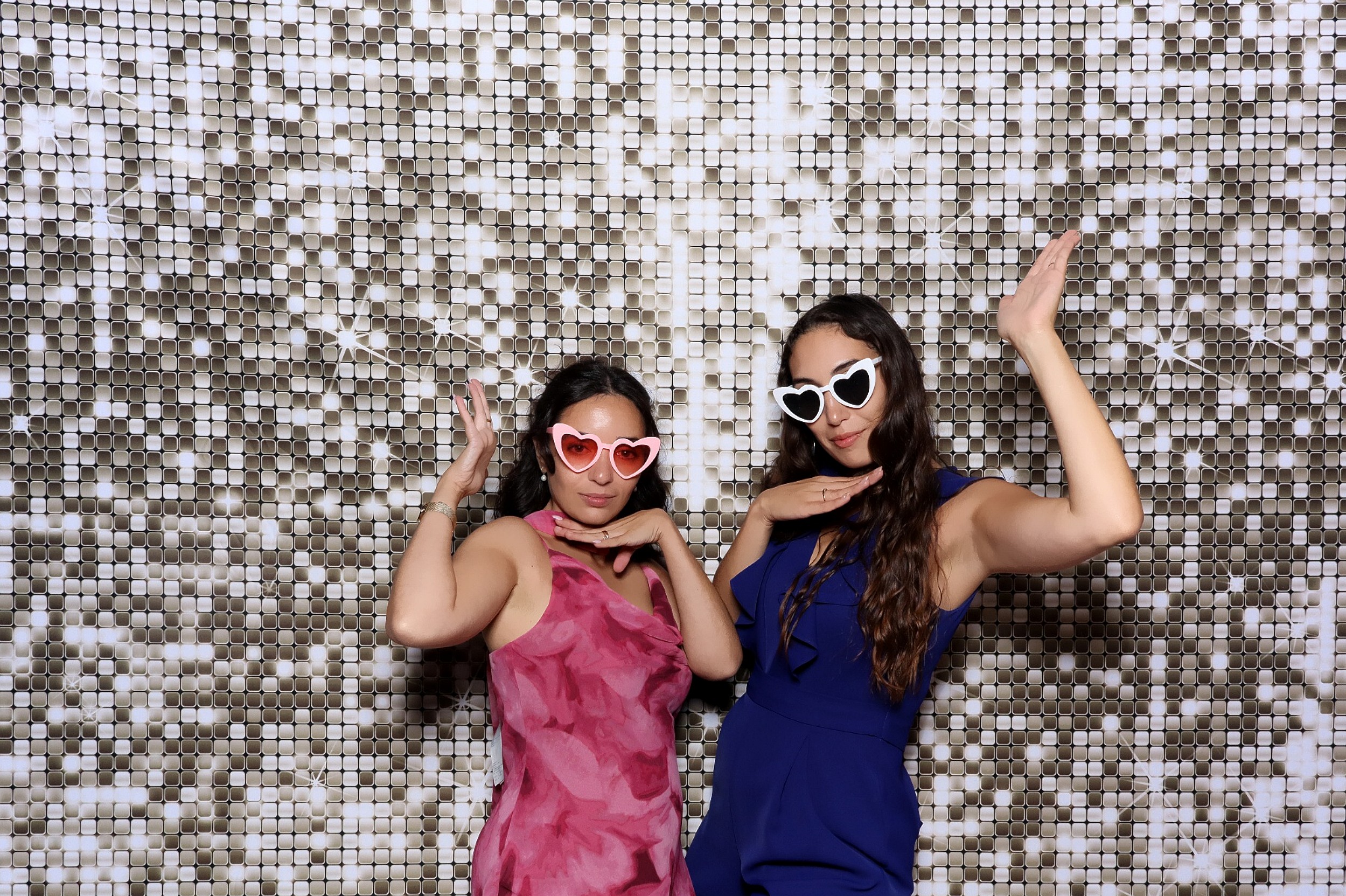 Eloise & Sam | View more photos from the event at v1.boothgallery.com/u/MooMuu-Photo-Booths/Eloise-Sam