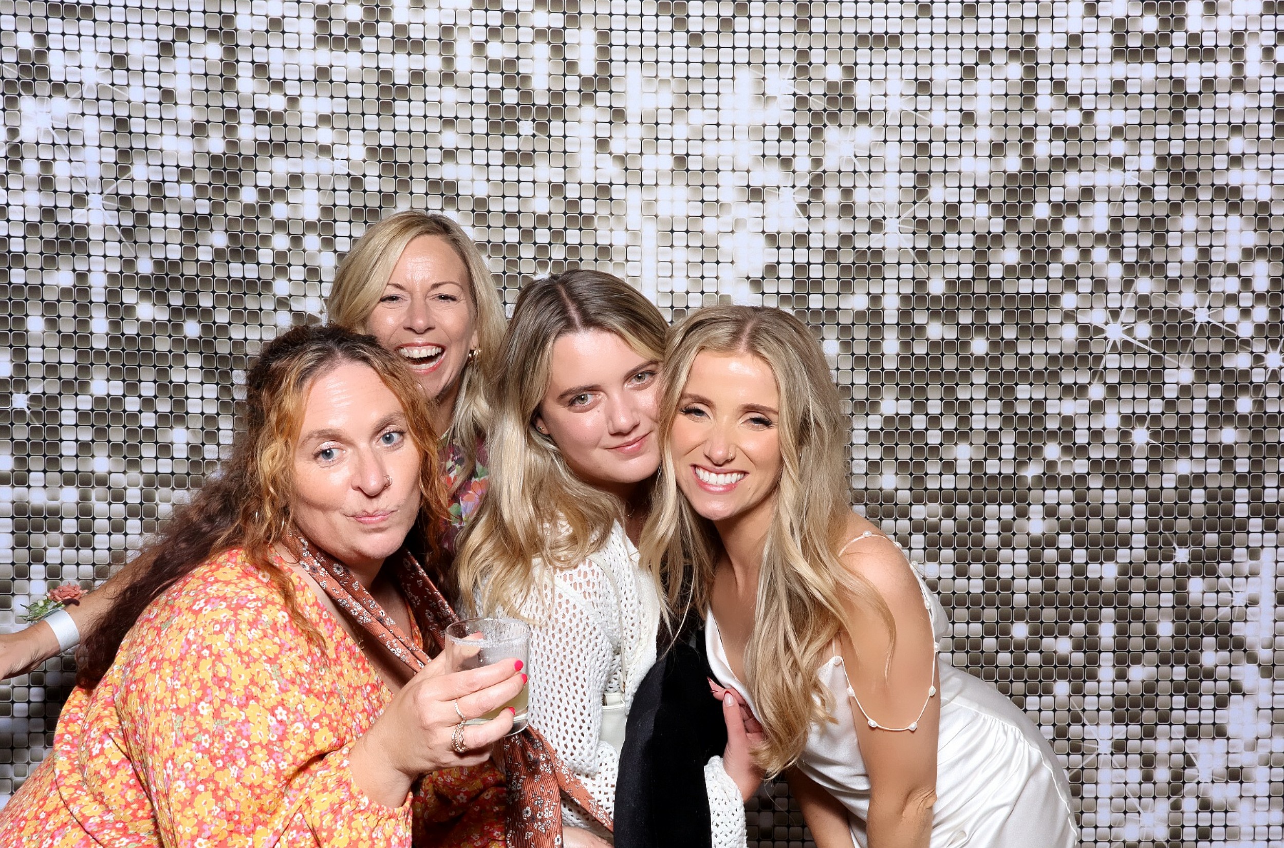 Eloise & Sam | View more photos from the event at v1.boothgallery.com/u/MooMuu-Photo-Booths/Eloise-Sam