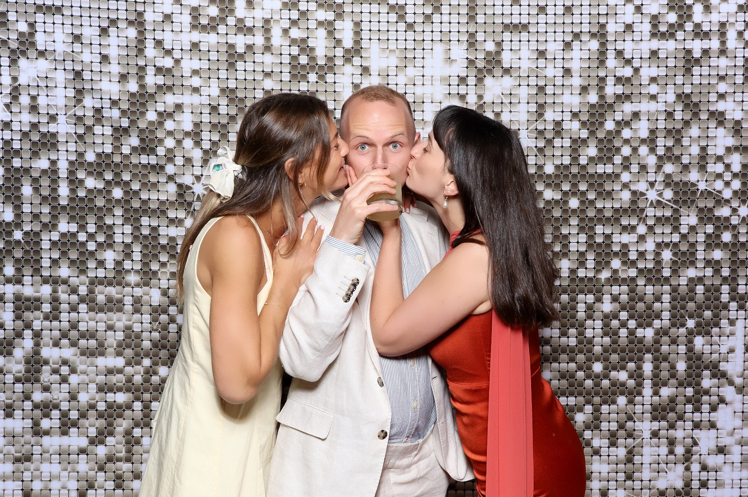 Eloise & Sam | View more photos from the event at v1.boothgallery.com/u/MooMuu-Photo-Booths/Eloise-Sam