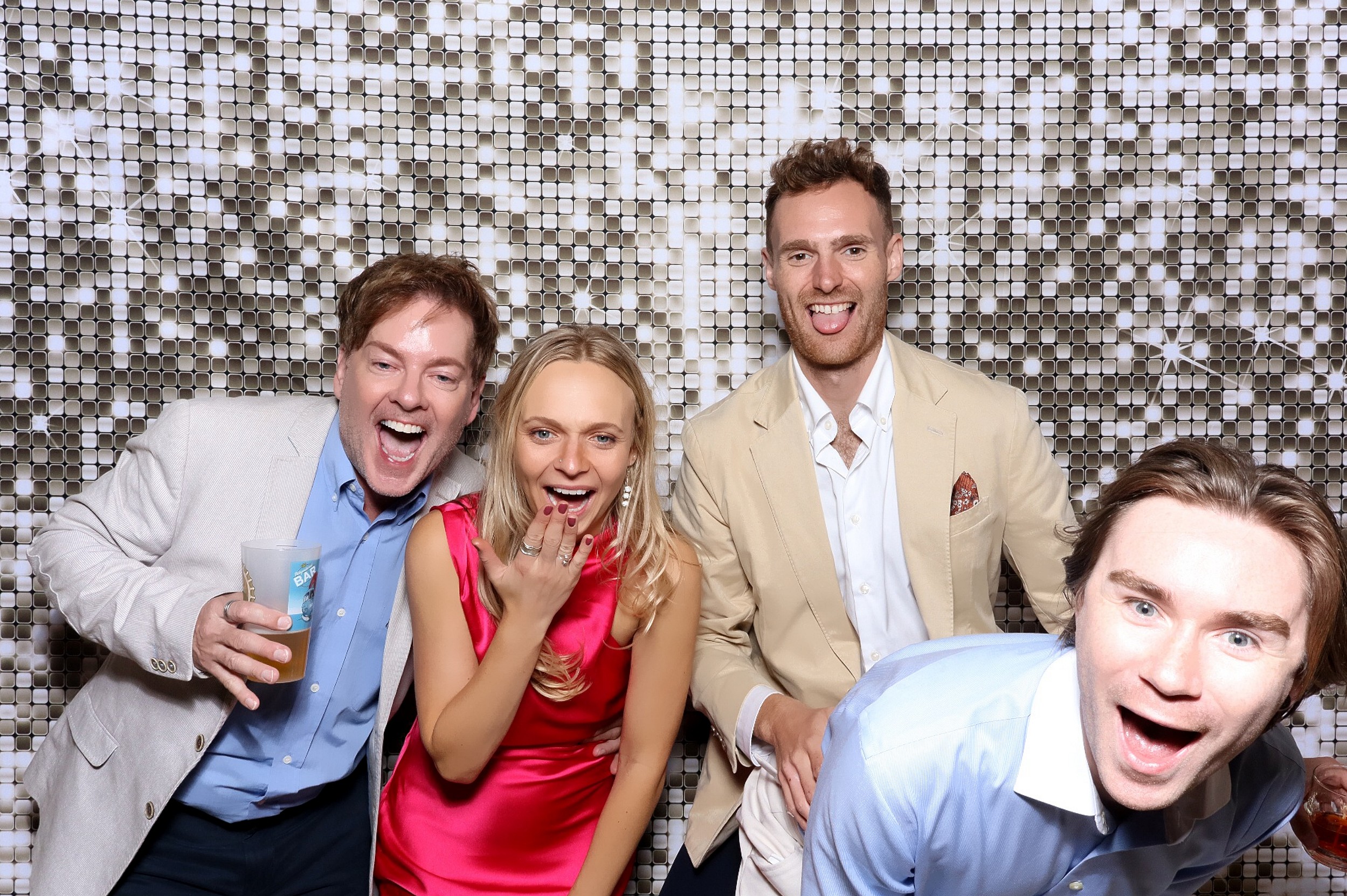 Eloise & Sam | View more photos from the event at v1.boothgallery.com/u/MooMuu-Photo-Booths/Eloise-Sam