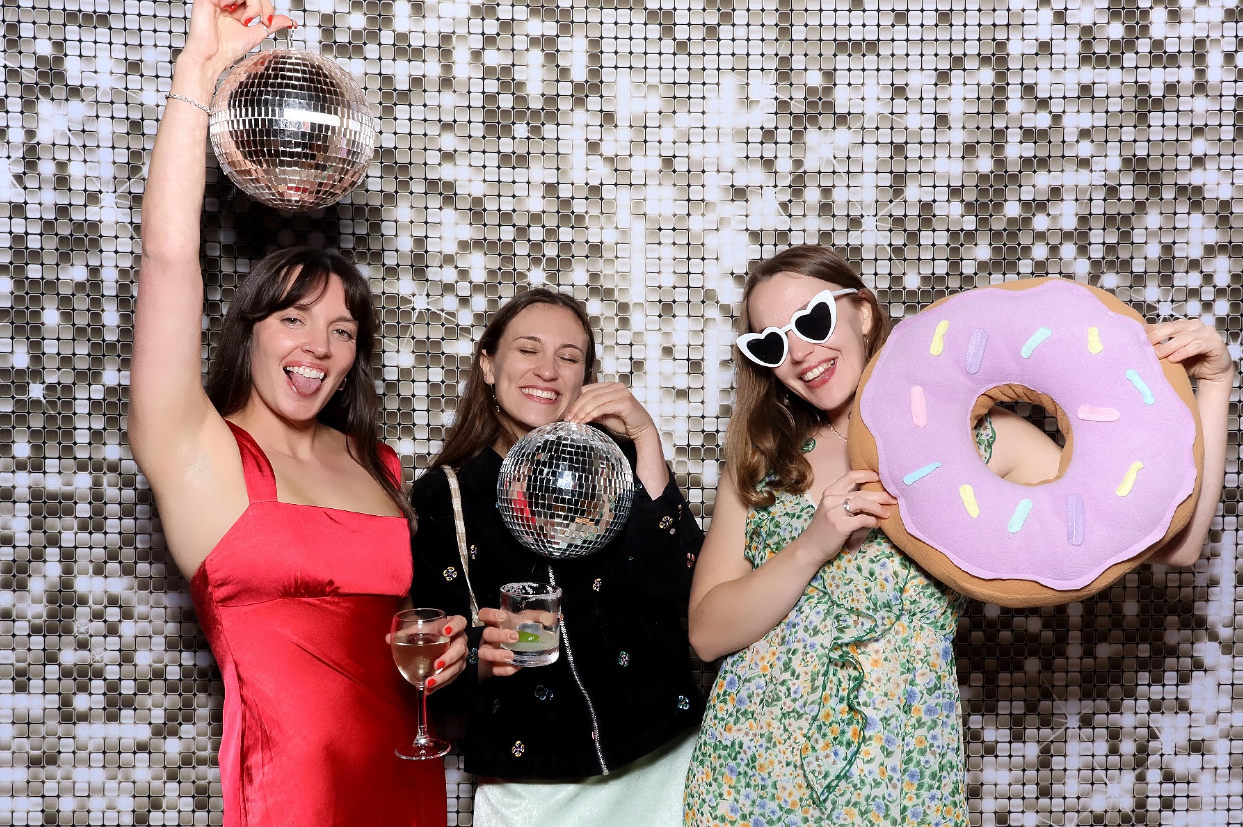 Eloise & Sam | View more photos from the event at v1.boothgallery.com/u/MooMuu-Photo-Booths/Eloise-Sam