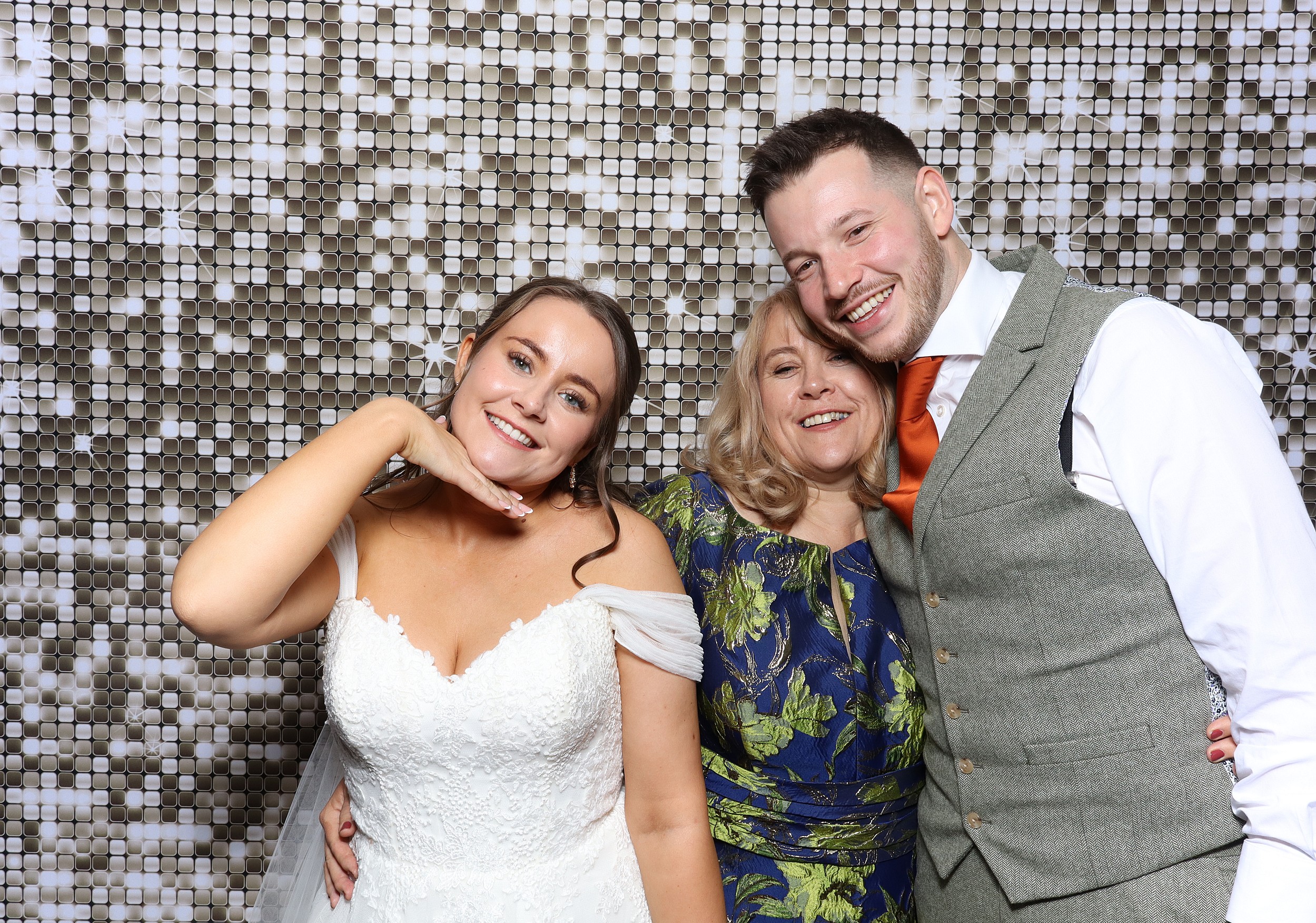 Leaha & Josh | View more photos from the event at v1.boothgallery.com/u/MooMuu-Photo-Booths/Leaha-Josh