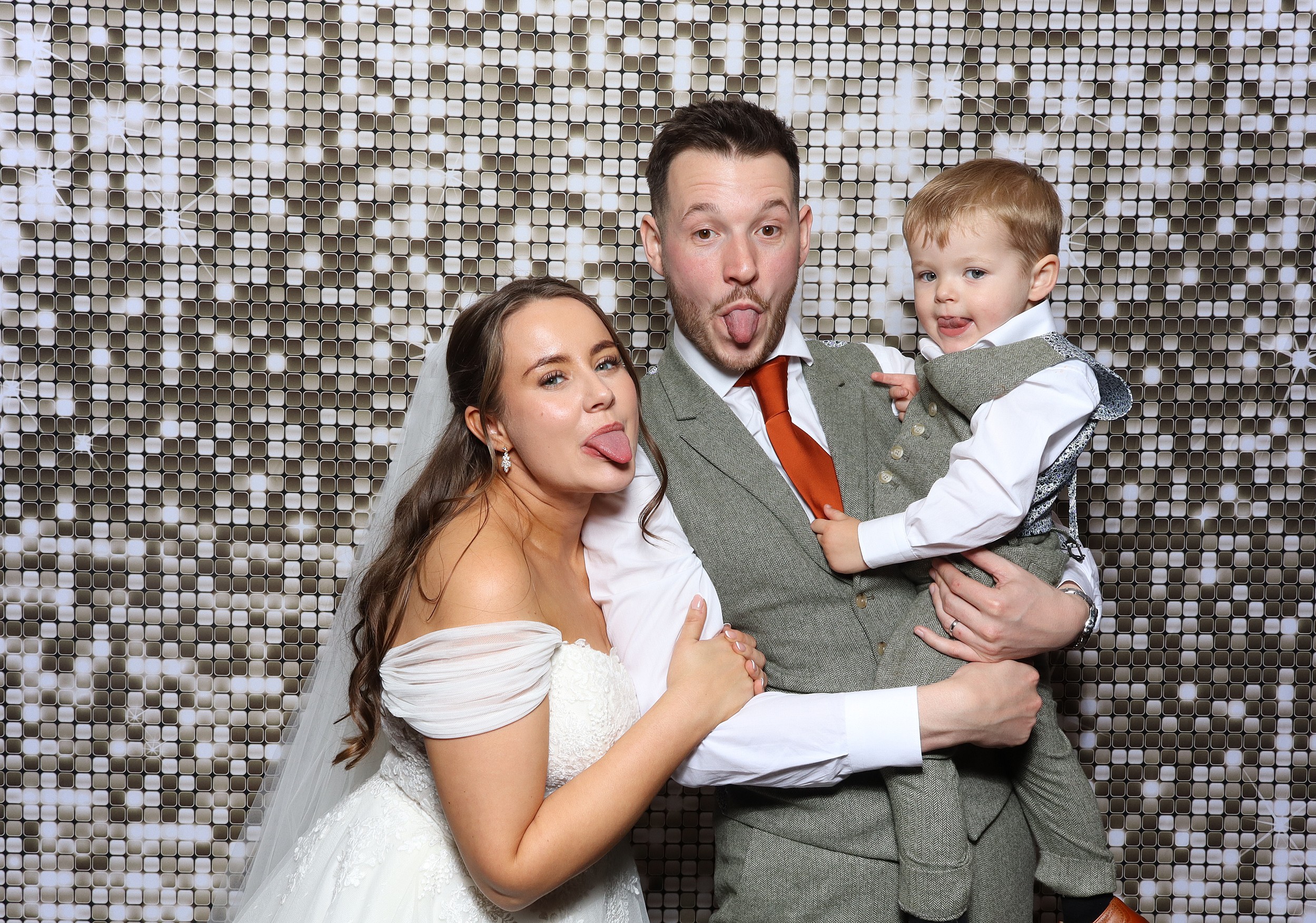 Leaha & Josh | View more photos from the event at v1.boothgallery.com/u/MooMuu-Photo-Booths/Leaha-Josh