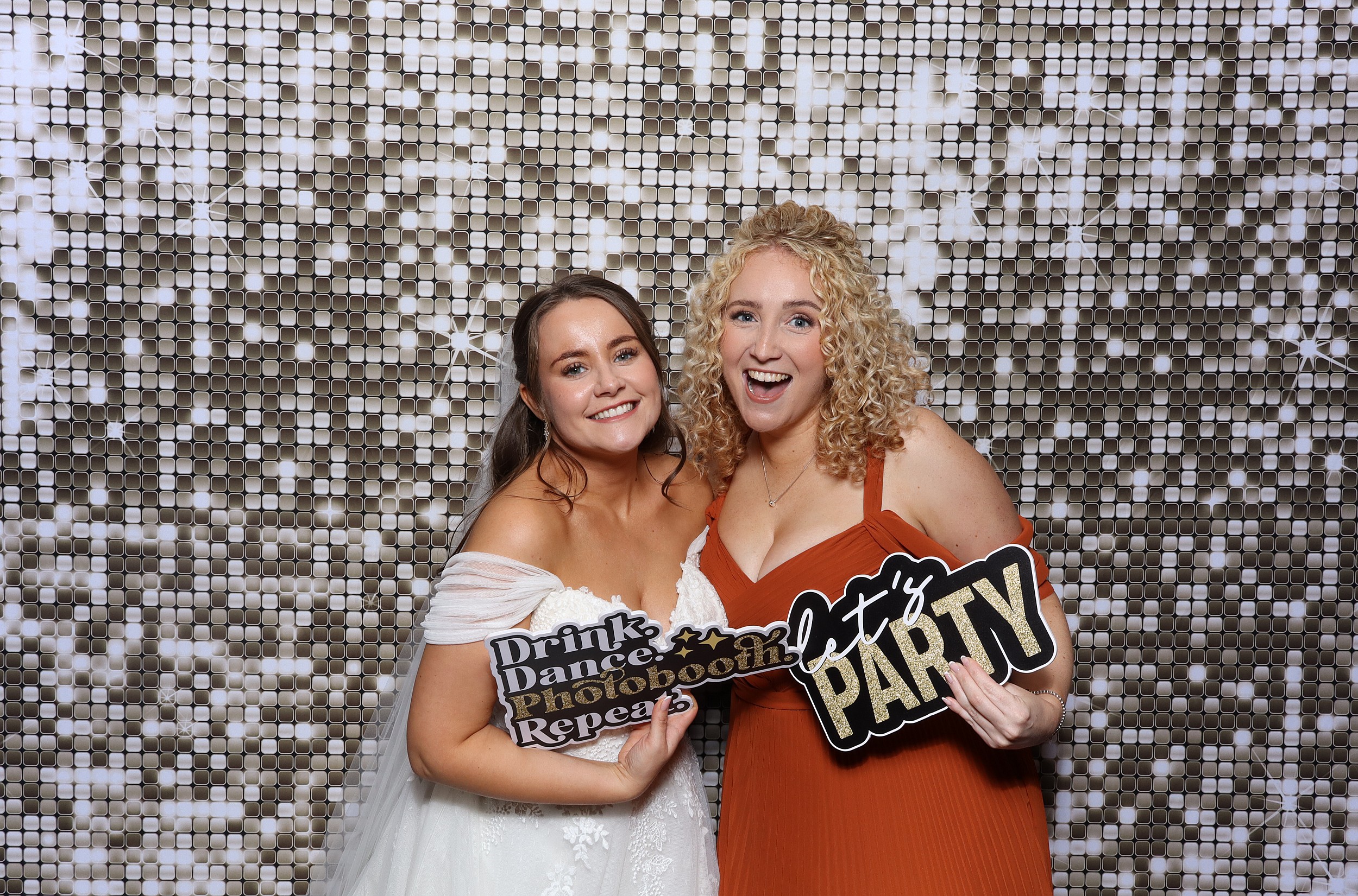 Leaha & Josh | View more photos from the event at v1.boothgallery.com/u/MooMuu-Photo-Booths/Leaha-Josh