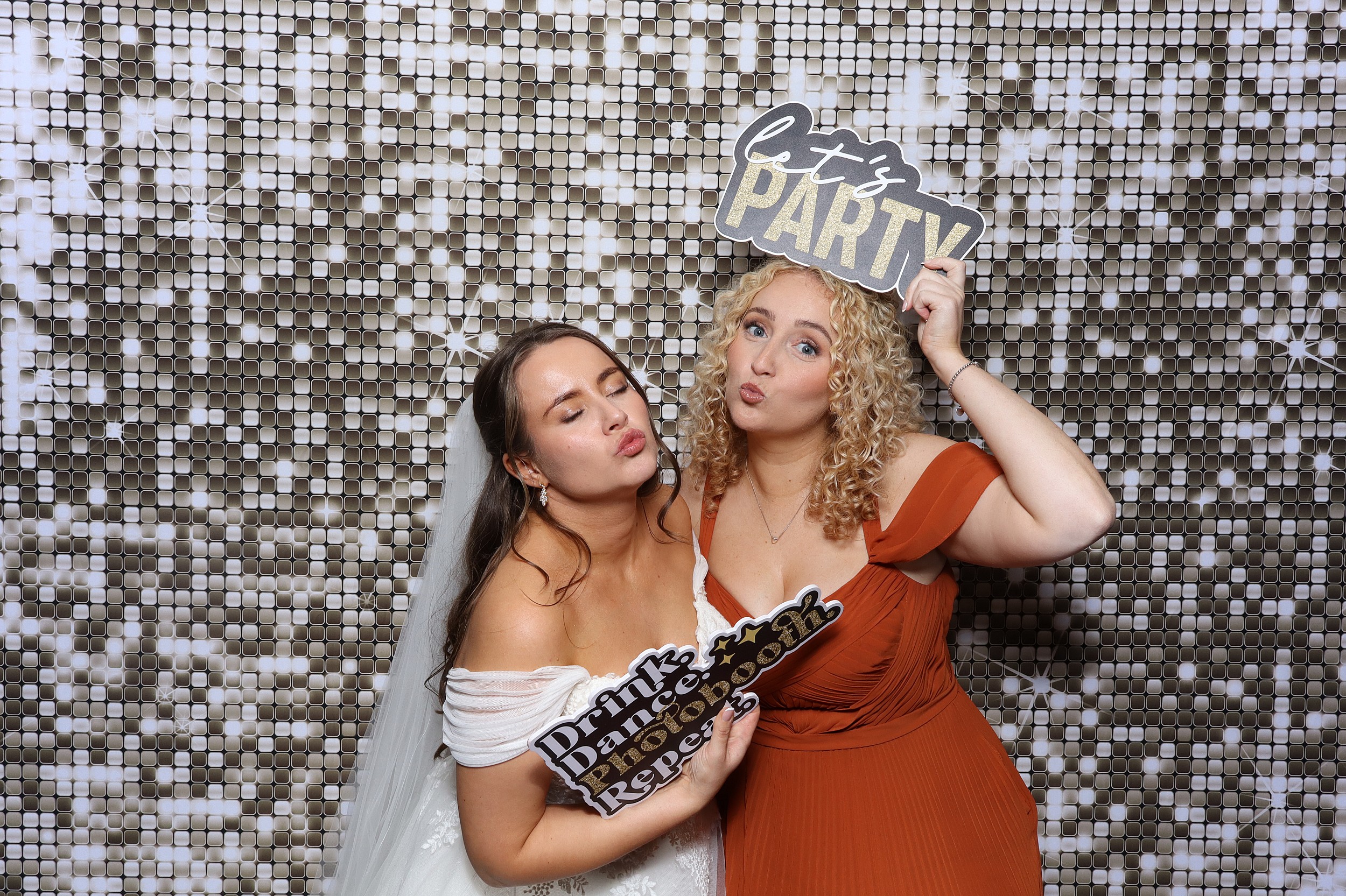 Leaha & Josh | View more photos from the event at v1.boothgallery.com/u/MooMuu-Photo-Booths/Leaha-Josh