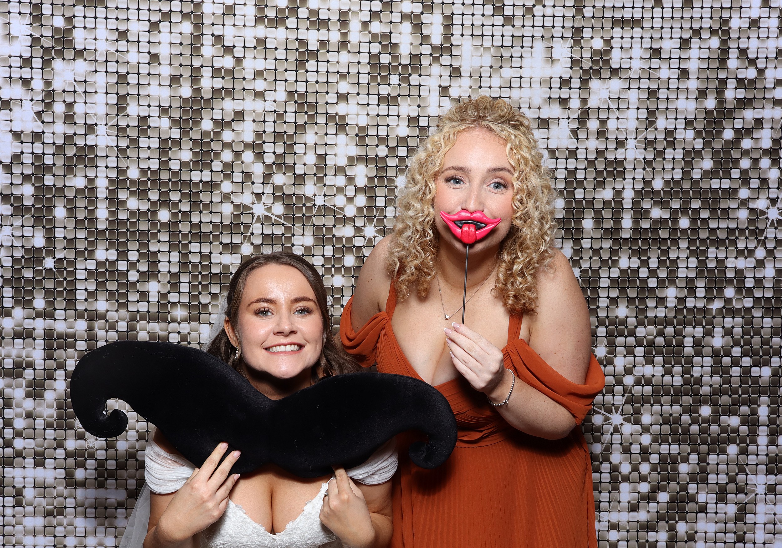 Leaha & Josh | View more photos from the event at v1.boothgallery.com/u/MooMuu-Photo-Booths/Leaha-Josh