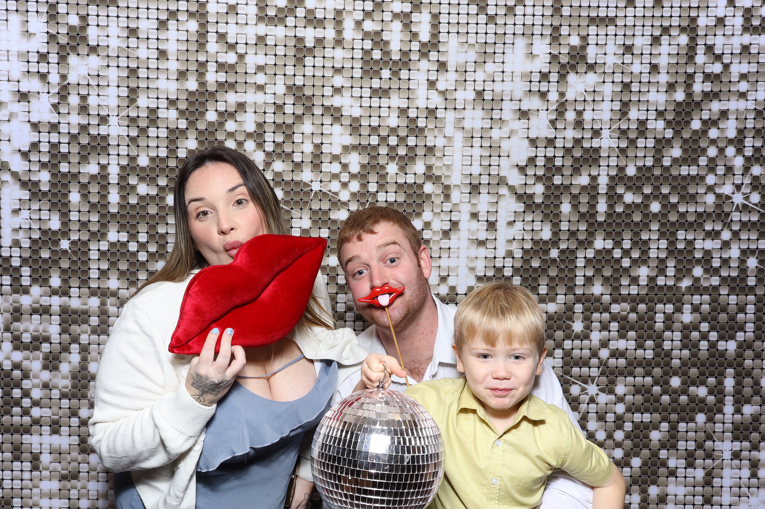 Leaha & Josh | View more photos from the event at v1.boothgallery.com/u/MooMuu-Photo-Booths/Leaha-Josh