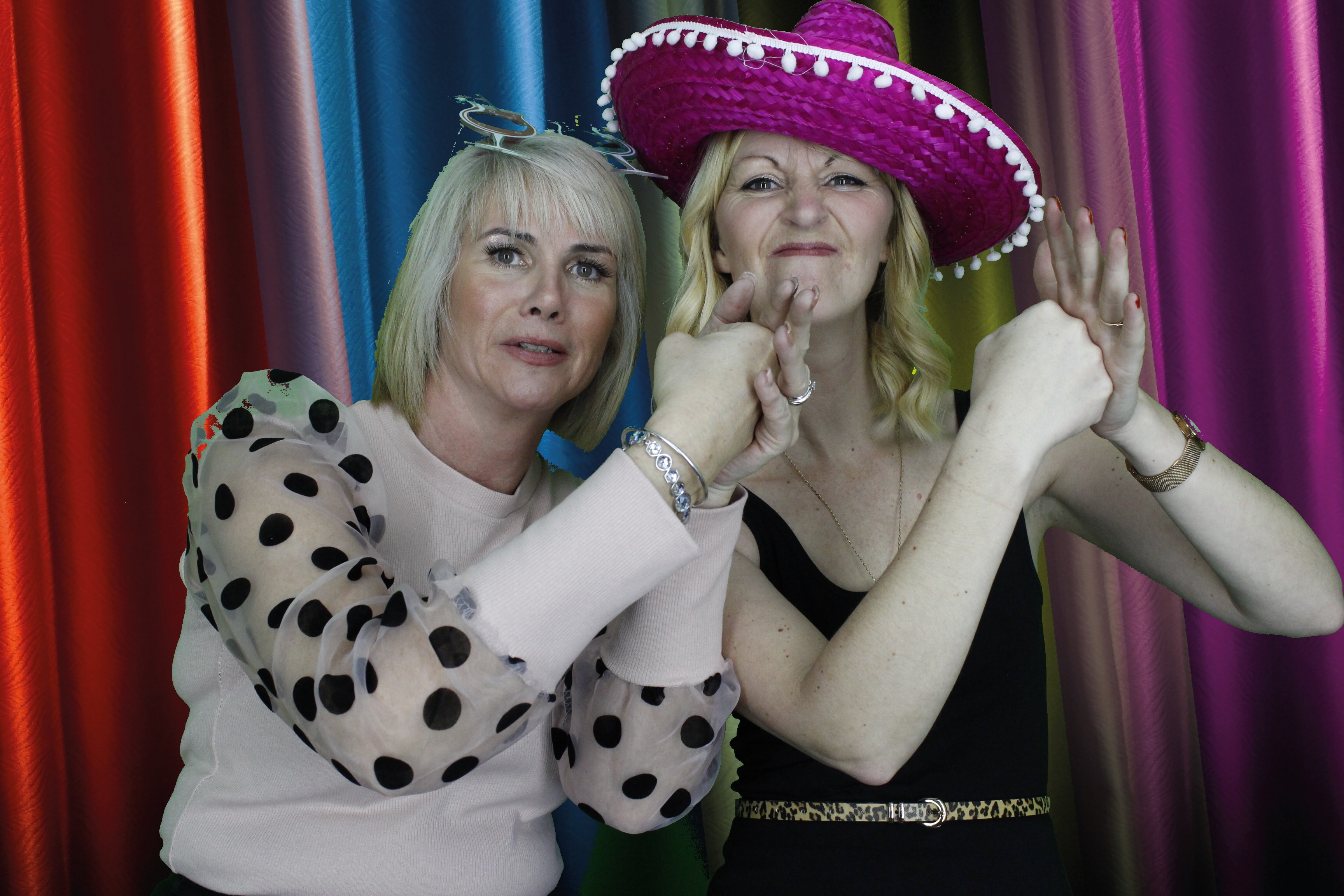 Lisa's Party | View more photos from the event at gallery.myphotoboothexperience.co.uk/u/MyPhotoBoothExperienceLtd/Lisas-Party
