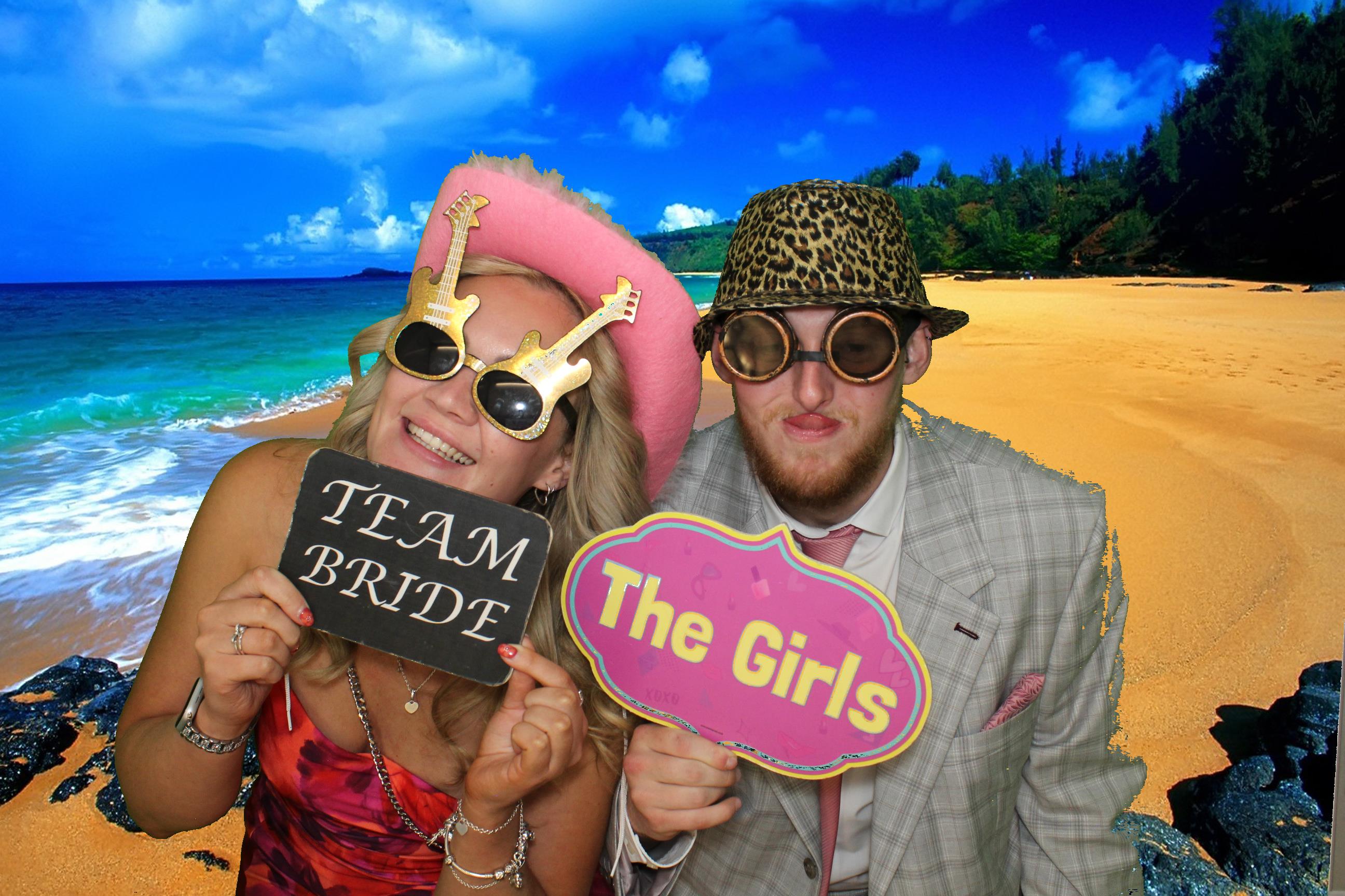 Bethany & Daniel | View more photos from the event at gallery.omegaphotobooths.co.uk/u/Omega-Photobooths/Bethany-Daniel
