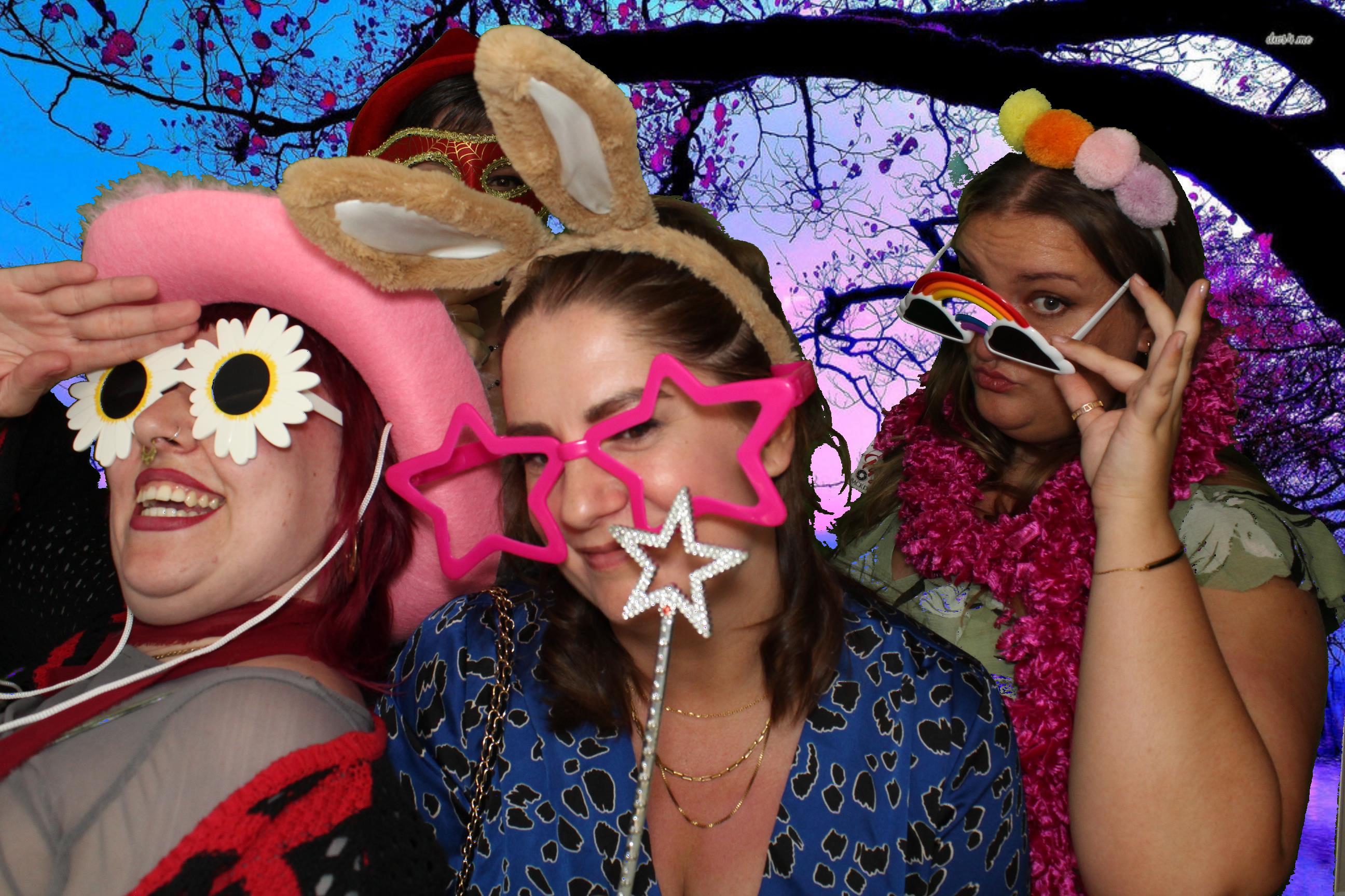 Bethany & Daniel | View more photos from the event at gallery.omegaphotobooths.co.uk/u/Omega-Photobooths/Bethany-Daniel