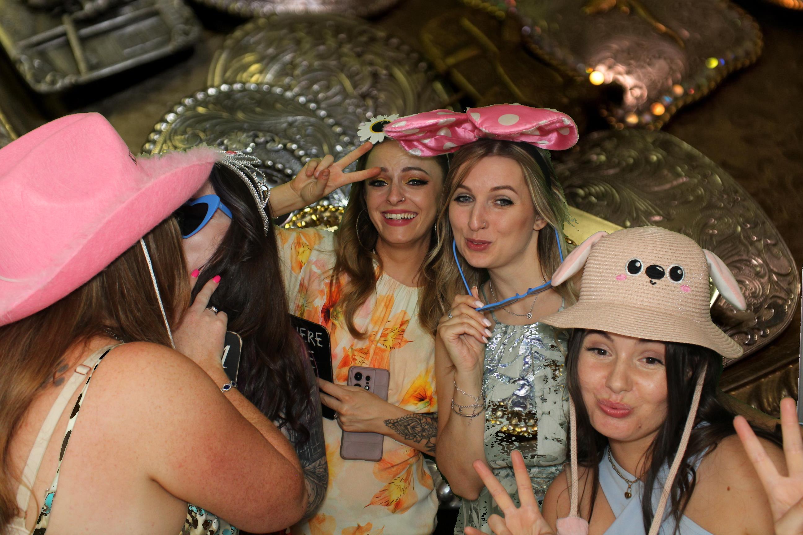 Bethany & Daniel | View more photos from the event at gallery.omegaphotobooths.co.uk/u/Omega-Photobooths/Bethany-Daniel
