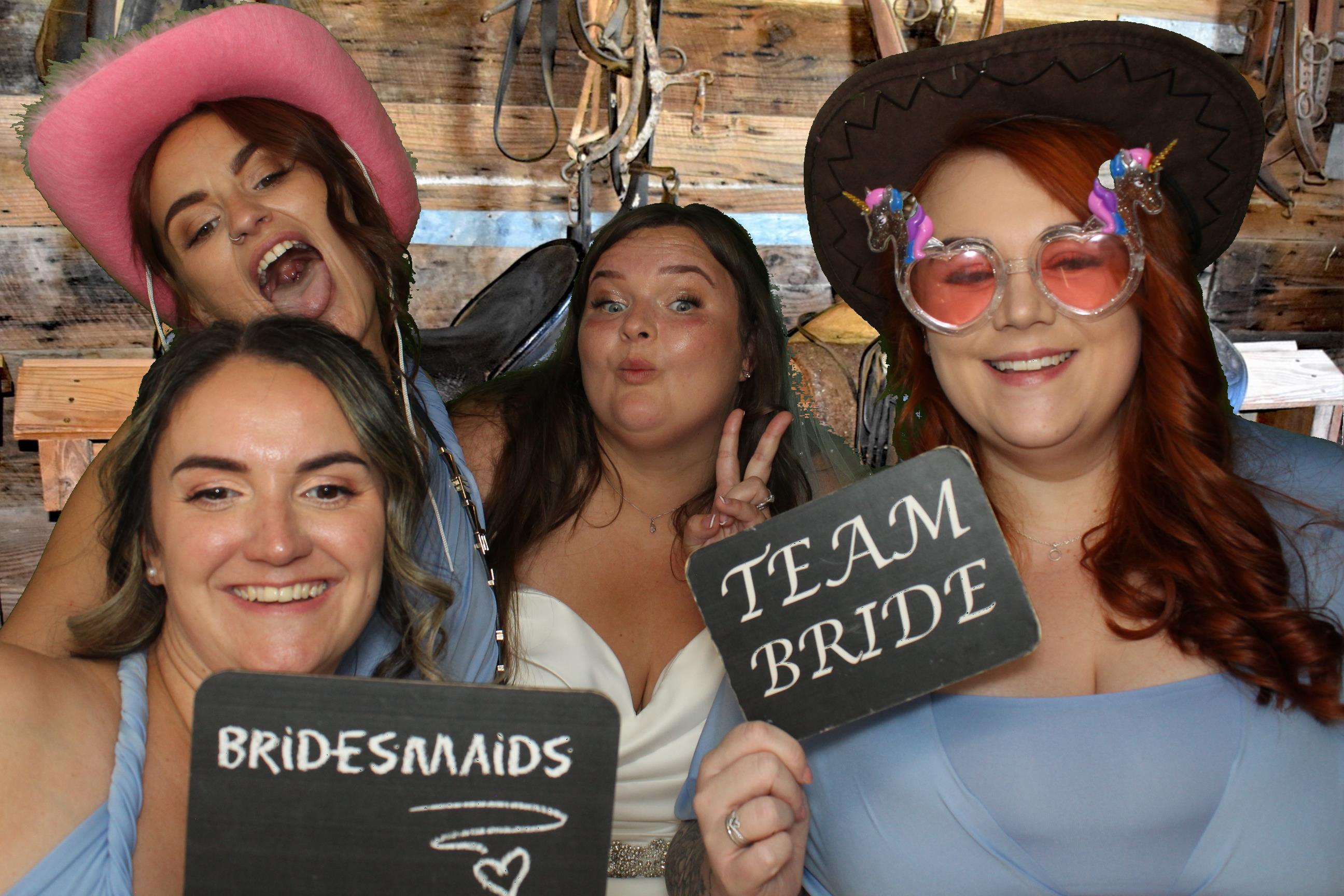 Bethany & Daniel | View more photos from the event at gallery.omegaphotobooths.co.uk/u/Omega-Photobooths/Bethany-Daniel