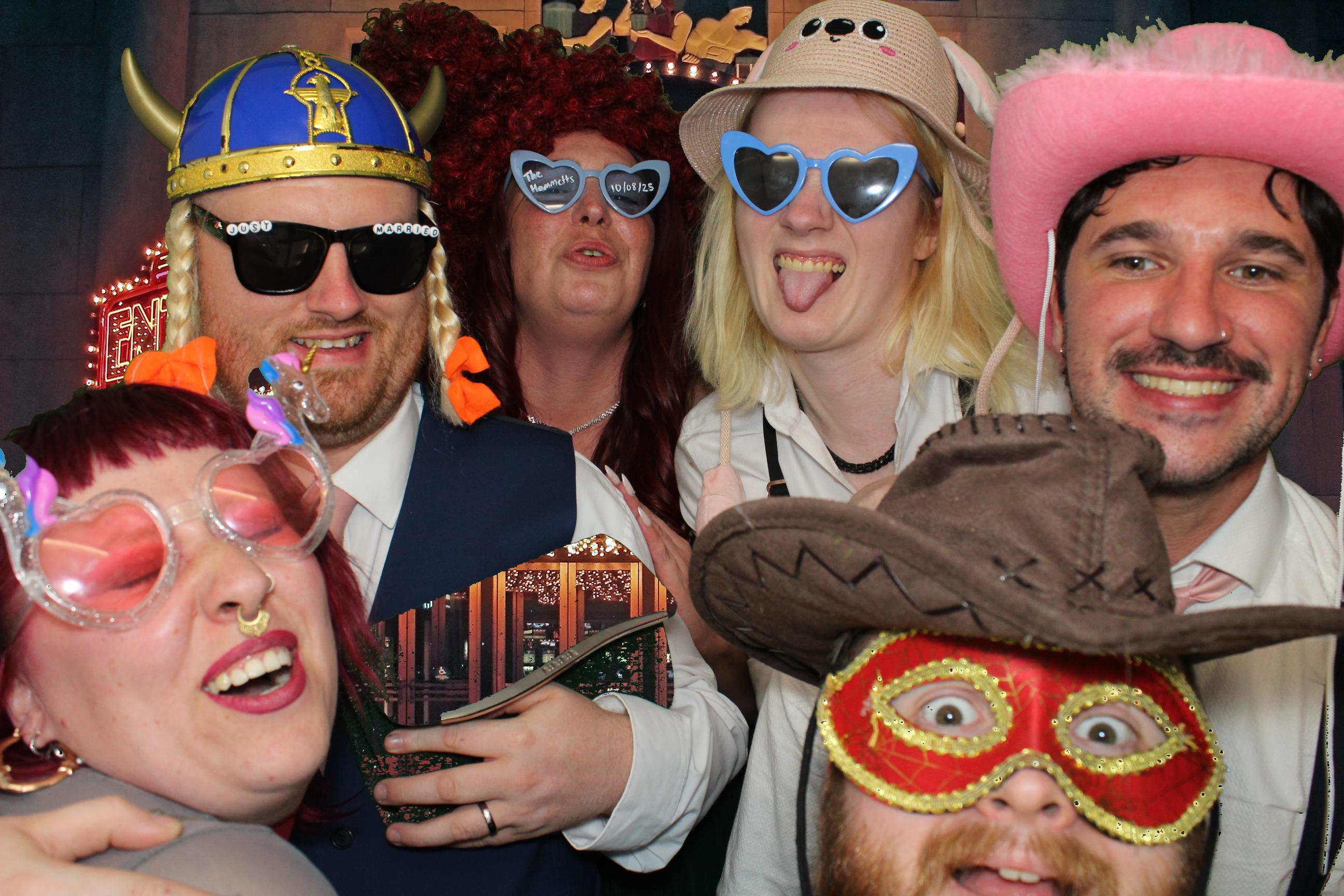 Bethany & Daniel | View more photos from the event at gallery.omegaphotobooths.co.uk/u/Omega-Photobooths/Bethany-Daniel