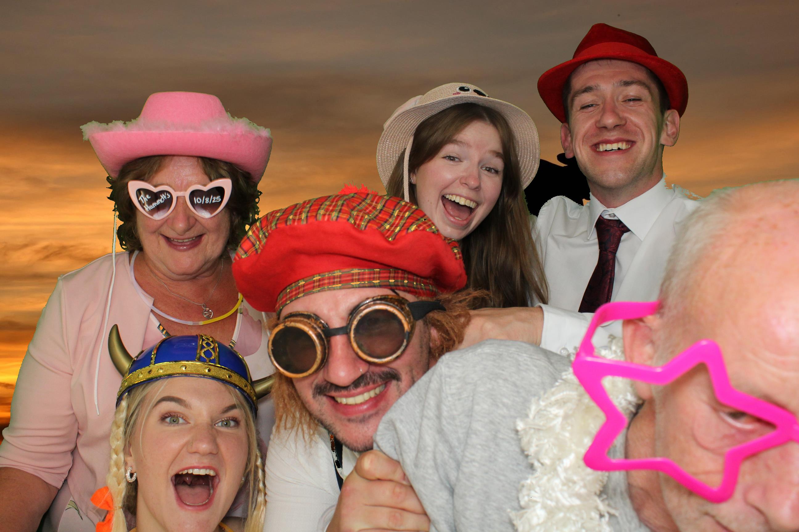 Bethany & Daniel | View more photos from the event at gallery.omegaphotobooths.co.uk/u/Omega-Photobooths/Bethany-Daniel