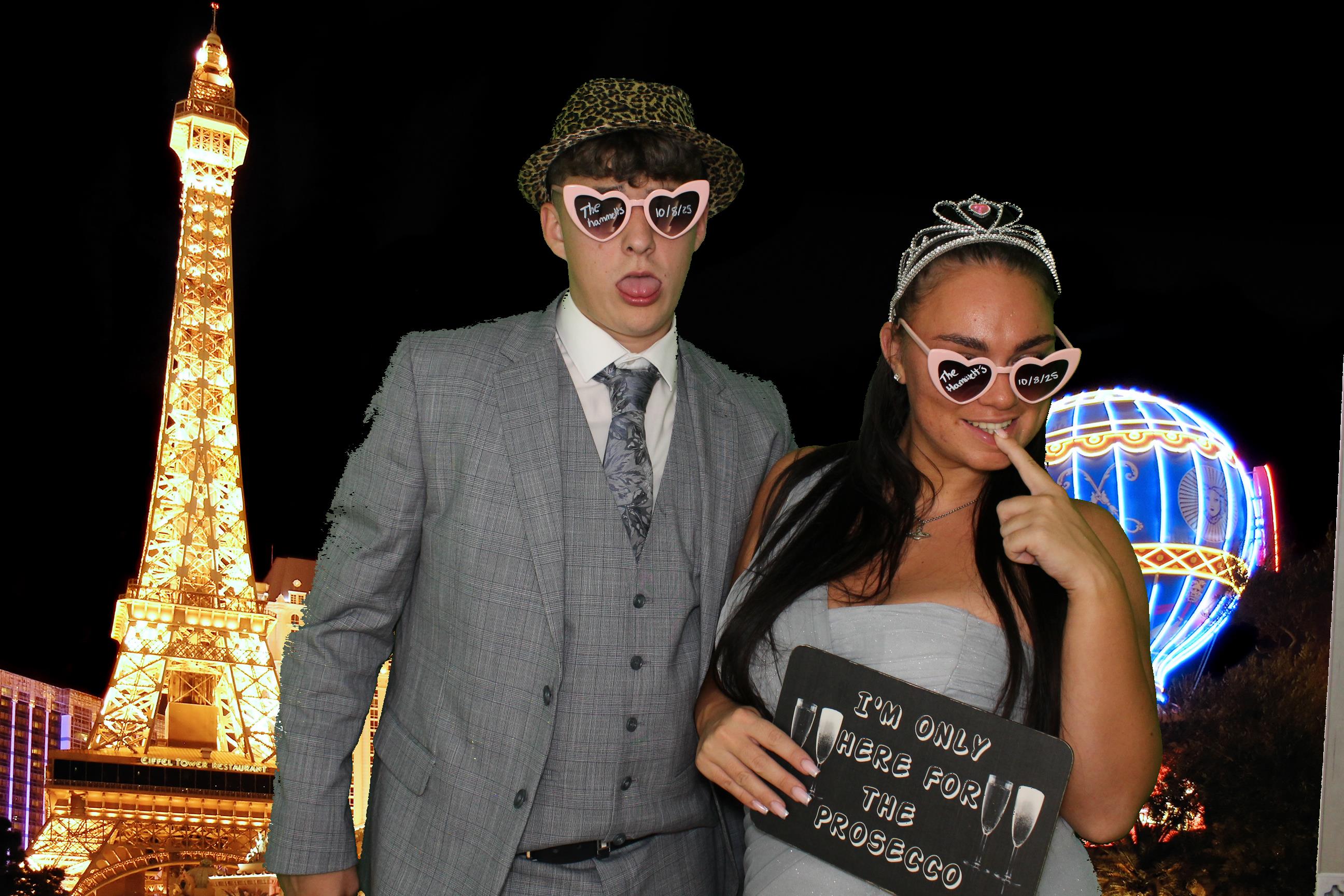 Bethany & Daniel | View more photos from the event at gallery.omegaphotobooths.co.uk/u/Omega-Photobooths/Bethany-Daniel
