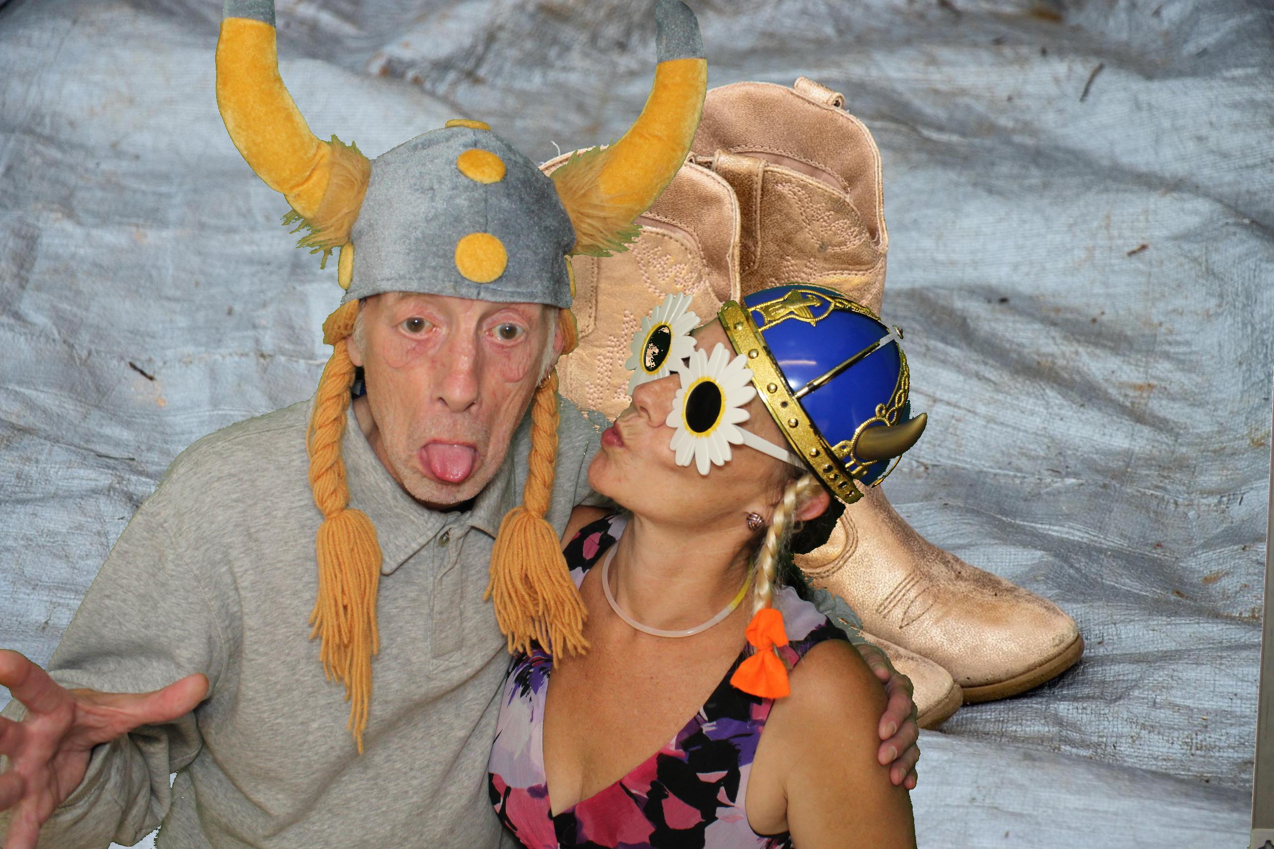 Bethany & Daniel | View more photos from the event at gallery.omegaphotobooths.co.uk/u/Omega-Photobooths/Bethany-Daniel
