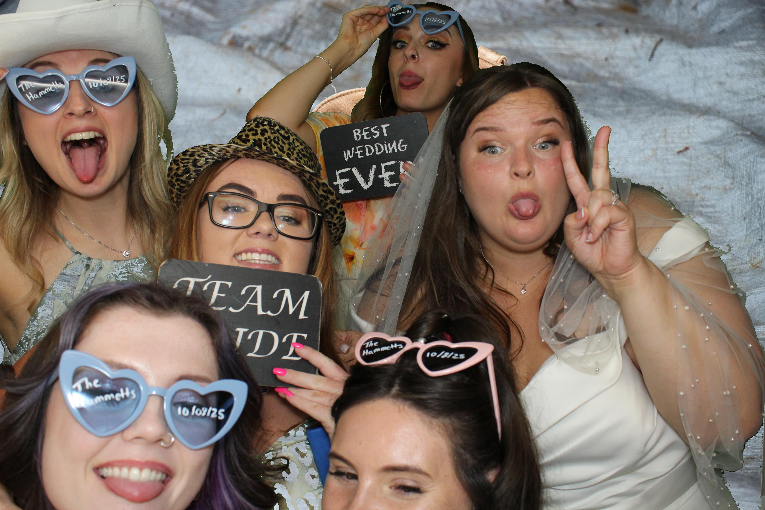 Bethany & Daniel | View more photos from the event at gallery.omegaphotobooths.co.uk/u/Omega-Photobooths/Bethany-Daniel