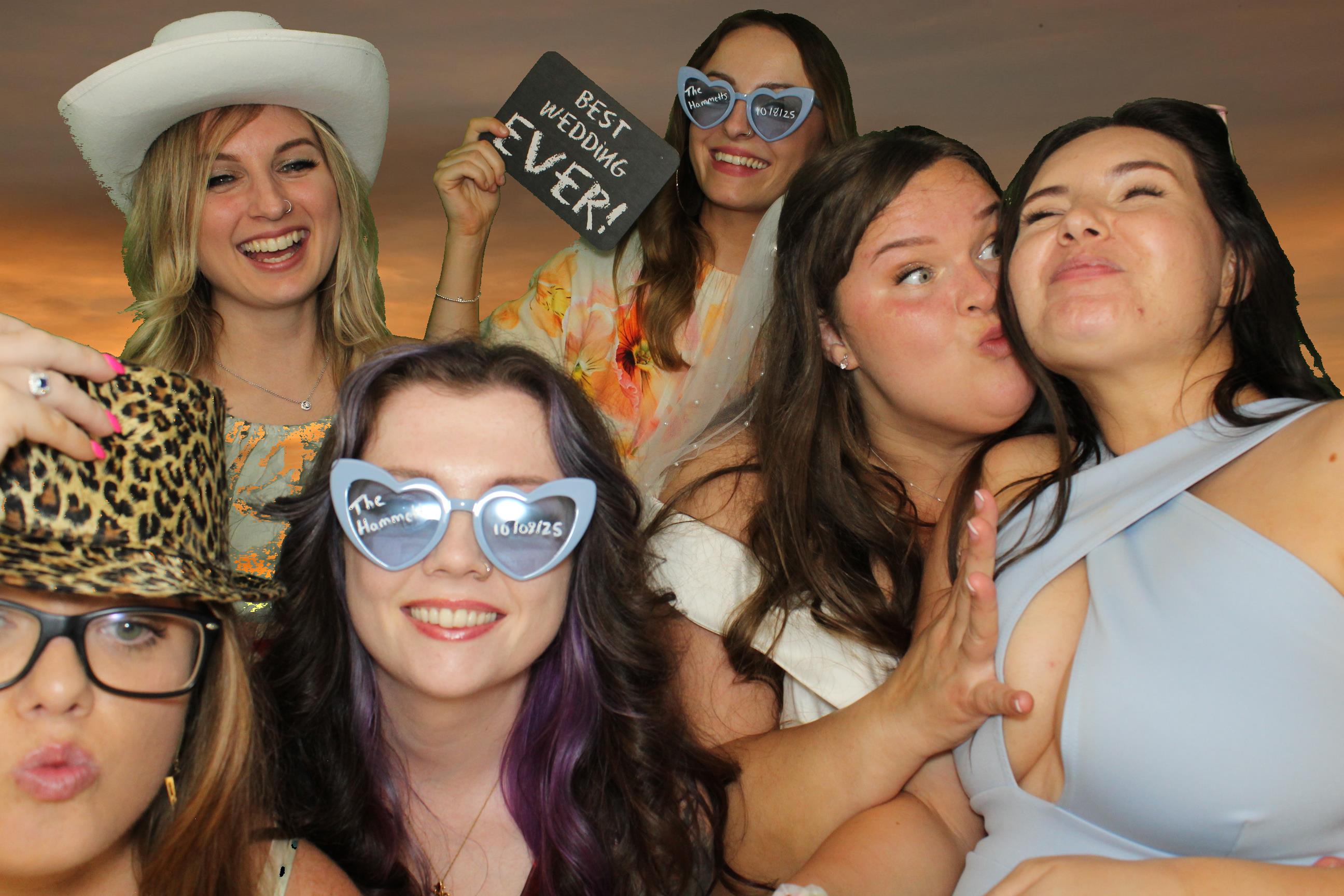Bethany & Daniel | View more photos from the event at gallery.omegaphotobooths.co.uk/u/Omega-Photobooths/Bethany-Daniel