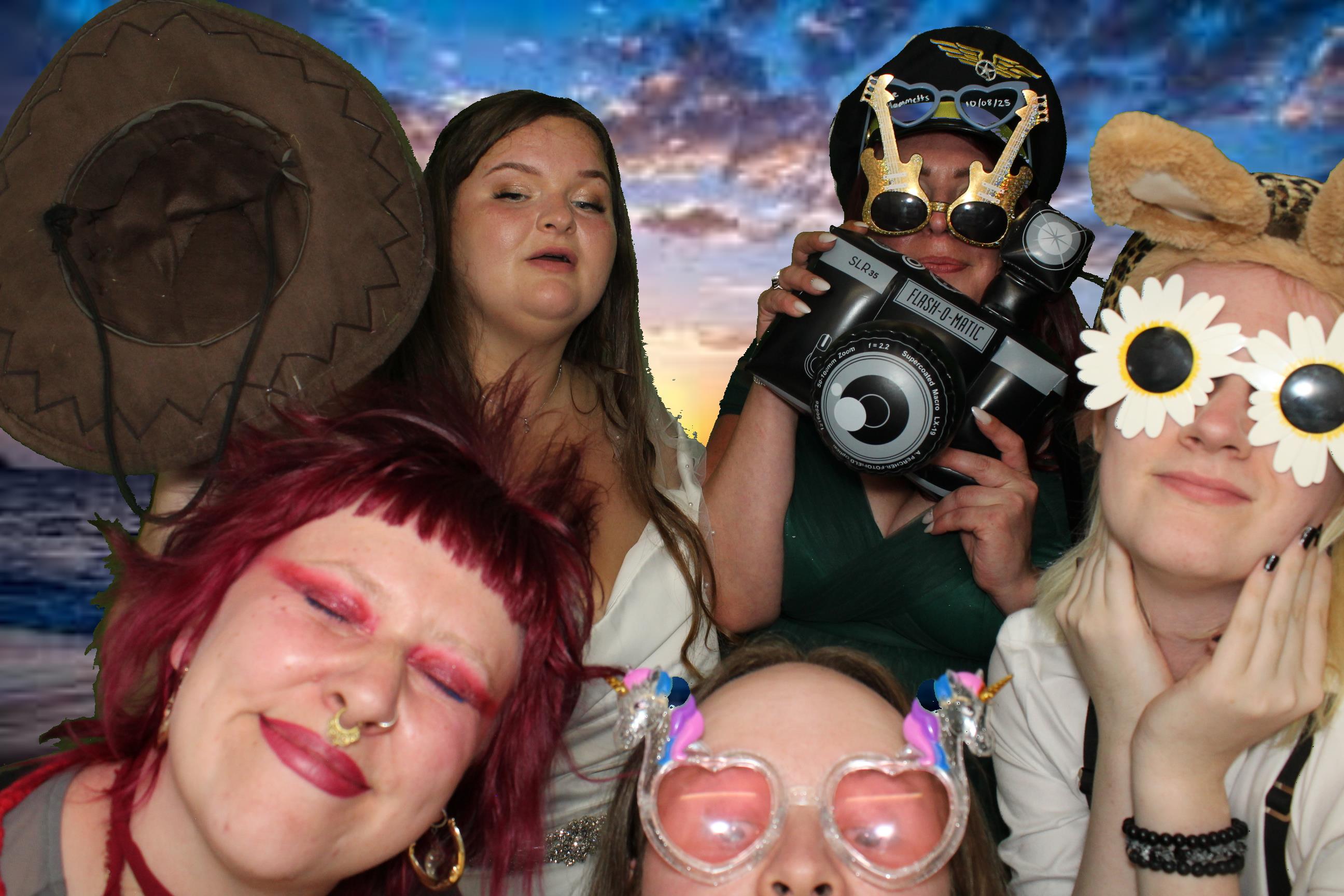 Bethany & Daniel | View more photos from the event at gallery.omegaphotobooths.co.uk/u/Omega-Photobooths/Bethany-Daniel
