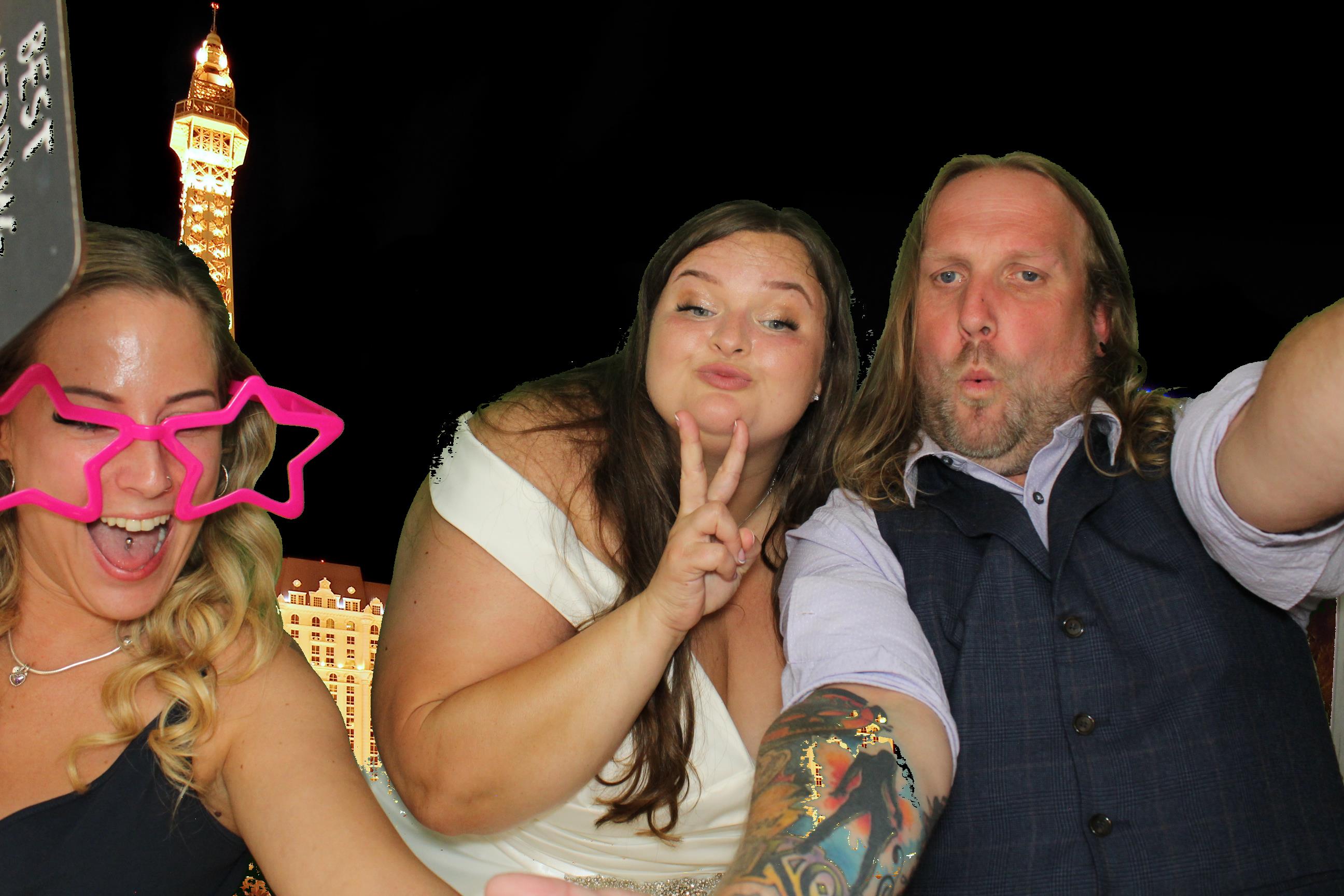 Bethany & Daniel | View more photos from the event at gallery.omegaphotobooths.co.uk/u/Omega-Photobooths/Bethany-Daniel