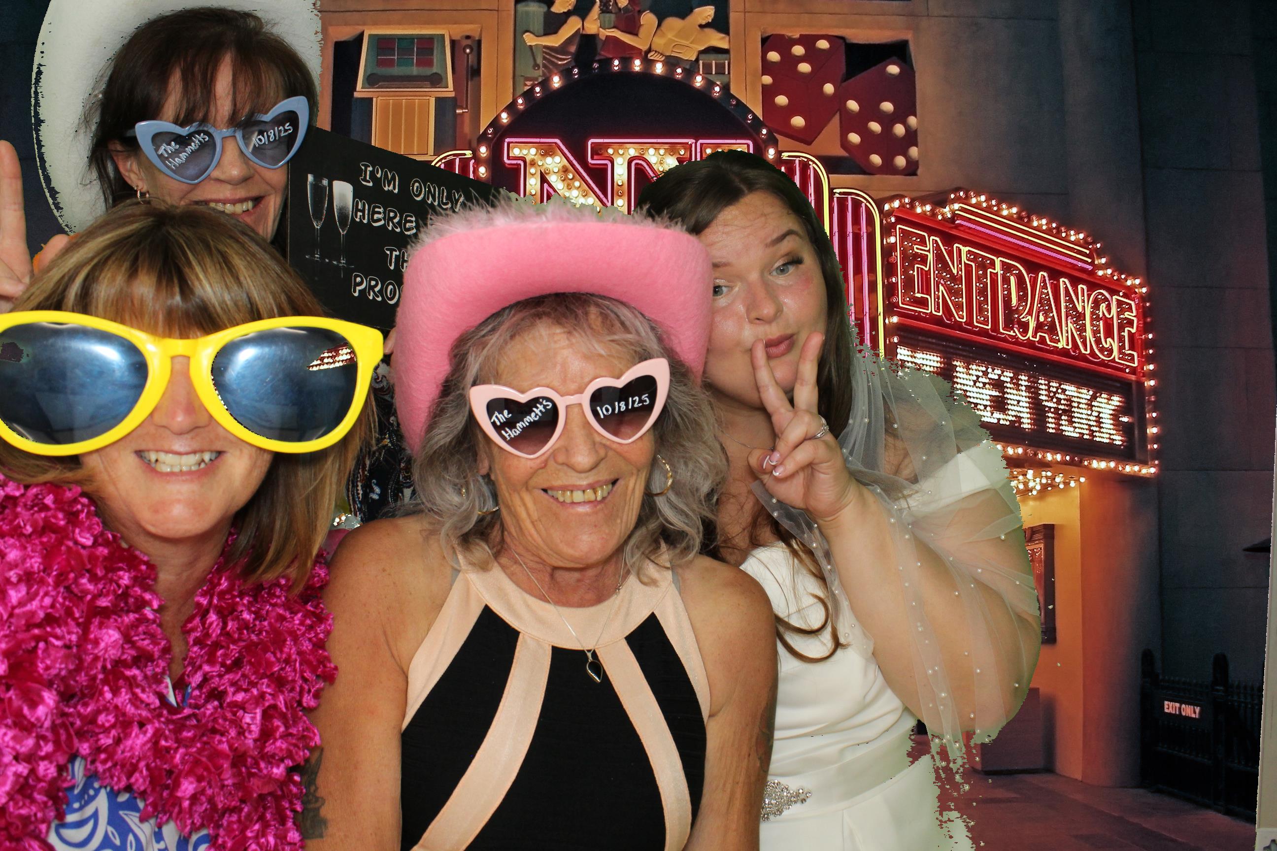 Bethany & Daniel | View more photos from the event at gallery.omegaphotobooths.co.uk/u/Omega-Photobooths/Bethany-Daniel