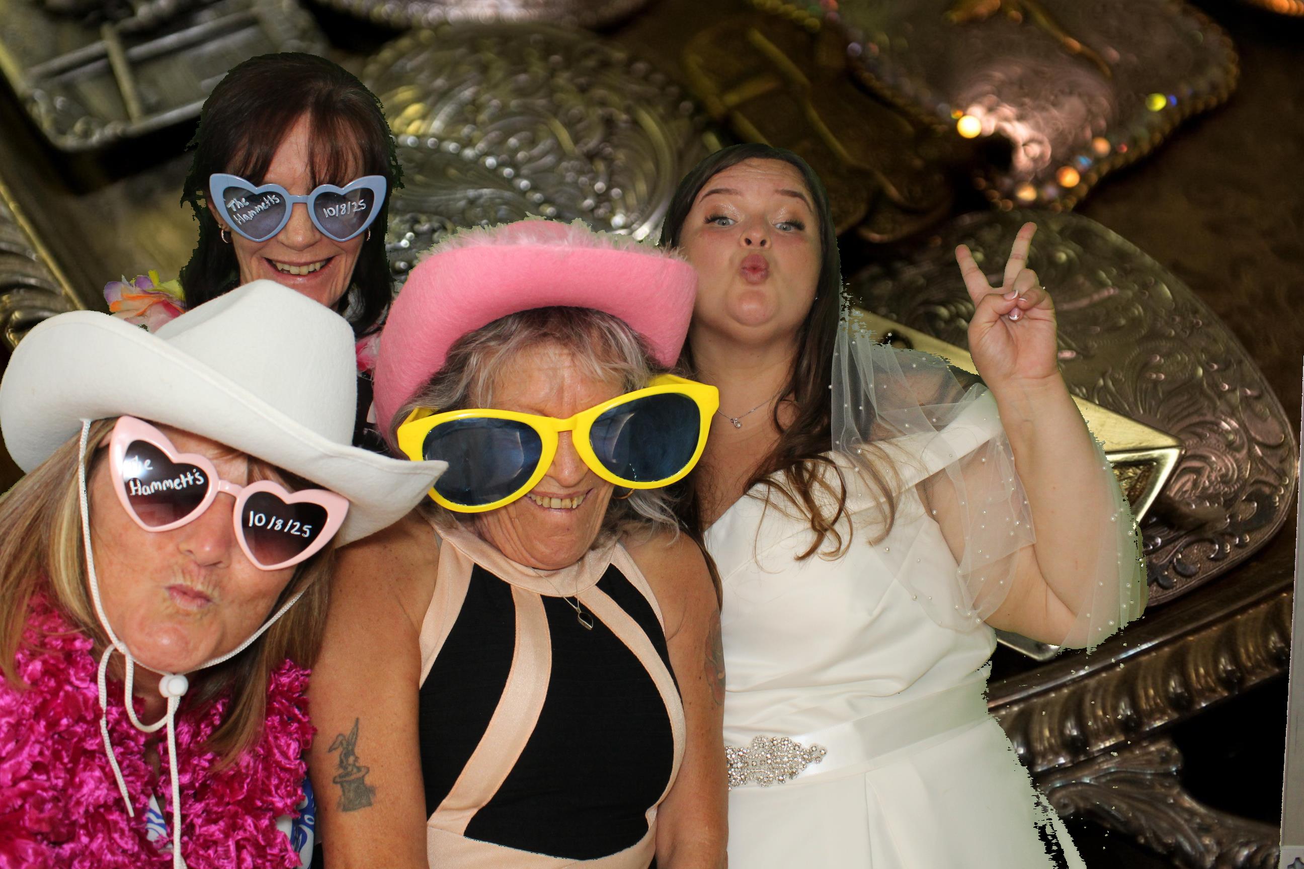 Bethany & Daniel | View more photos from the event at gallery.omegaphotobooths.co.uk/u/Omega-Photobooths/Bethany-Daniel