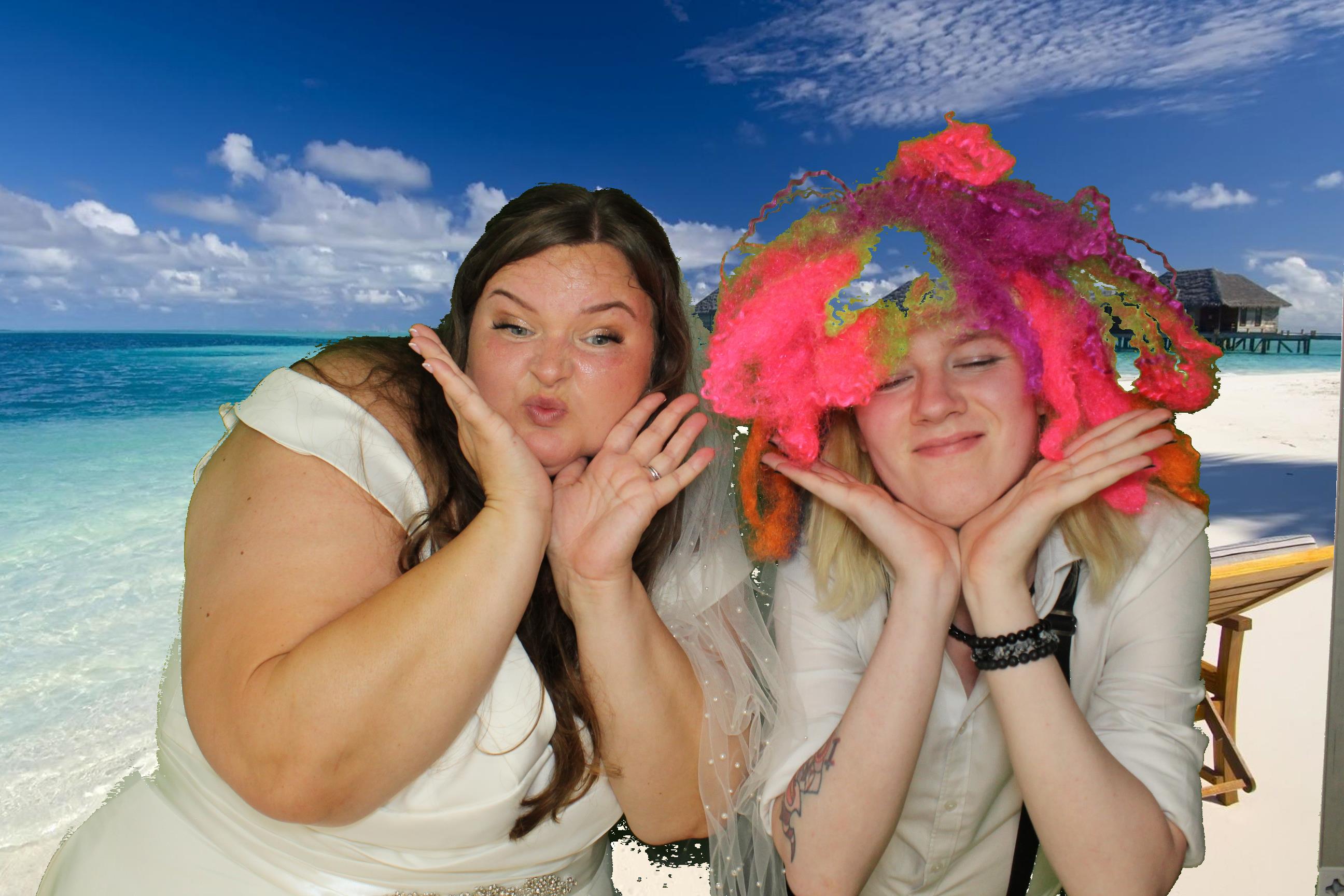 Bethany & Daniel | View more photos from the event at gallery.omegaphotobooths.co.uk/u/Omega-Photobooths/Bethany-Daniel