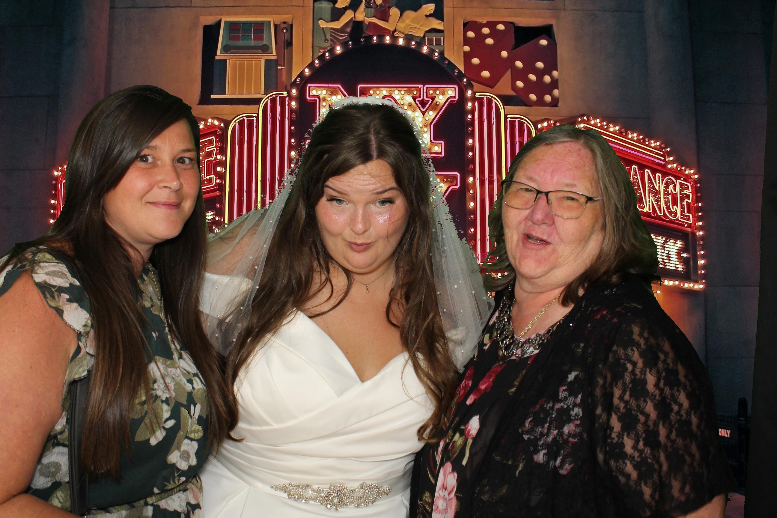 Bethany & Daniel | View more photos from the event at gallery.omegaphotobooths.co.uk/u/Omega-Photobooths/Bethany-Daniel