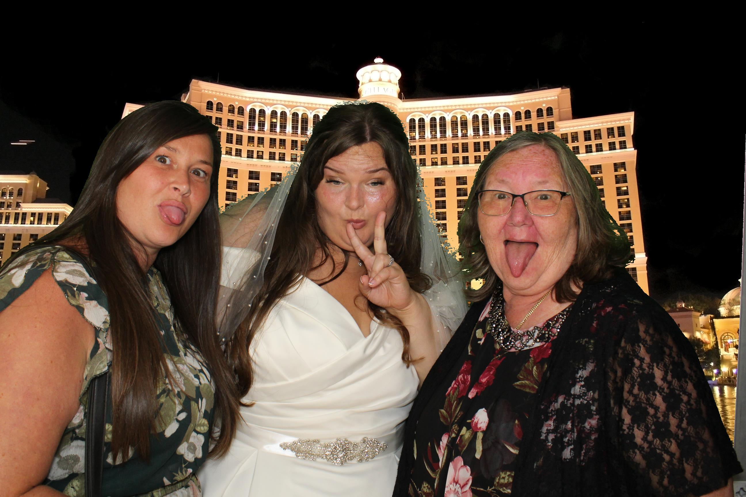 Bethany & Daniel | View more photos from the event at gallery.omegaphotobooths.co.uk/u/Omega-Photobooths/Bethany-Daniel