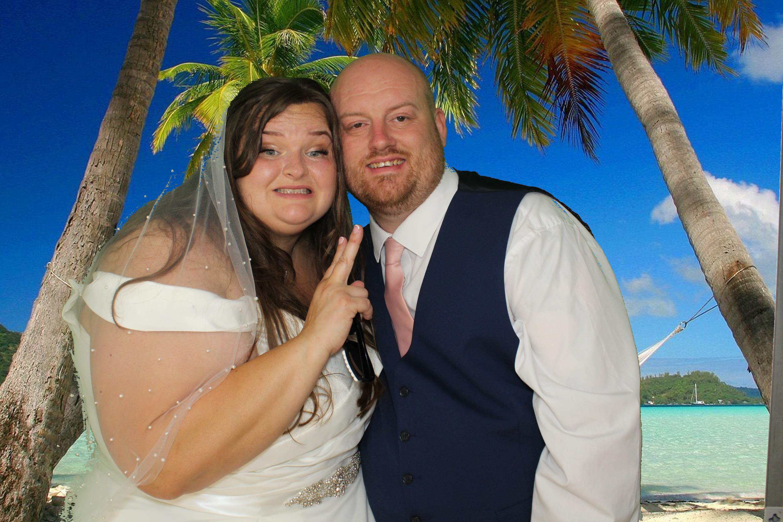 Bethany & Daniel | View more photos from the event at gallery.omegaphotobooths.co.uk/u/Omega-Photobooths/Bethany-Daniel