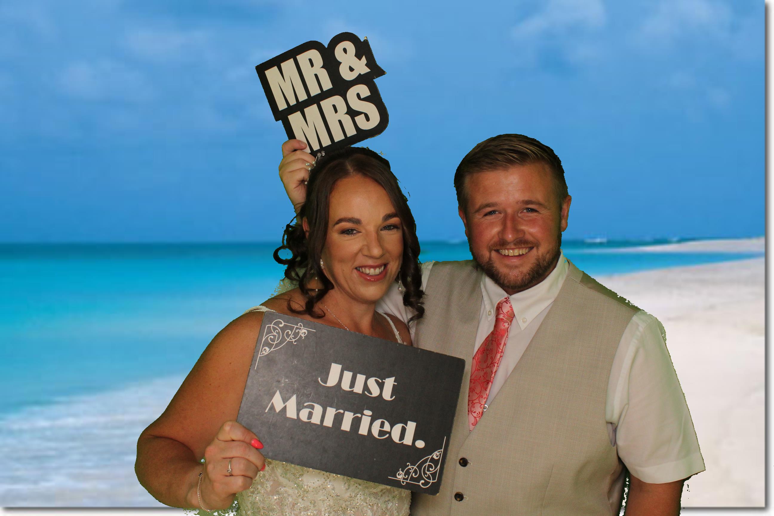 Danny & Laura's Wedding | View more photos from the event at gallery.omegaphotobooths.co.uk/u/Omega-Photobooths/Danny-Lauras-Wedding