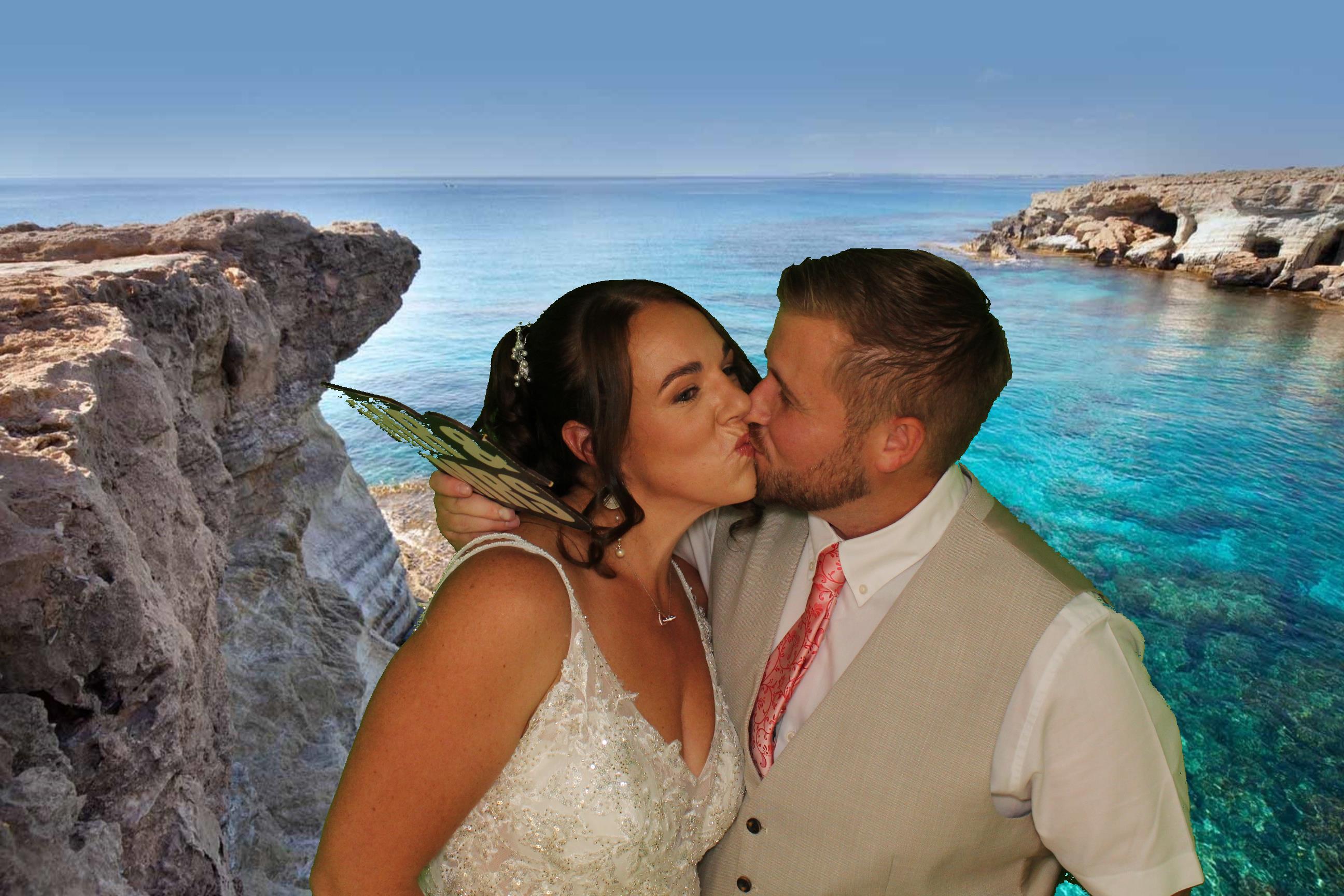 Danny & Laura's Wedding | View more photos from the event at gallery.omegaphotobooths.co.uk/u/Omega-Photobooths/Danny-Lauras-Wedding
