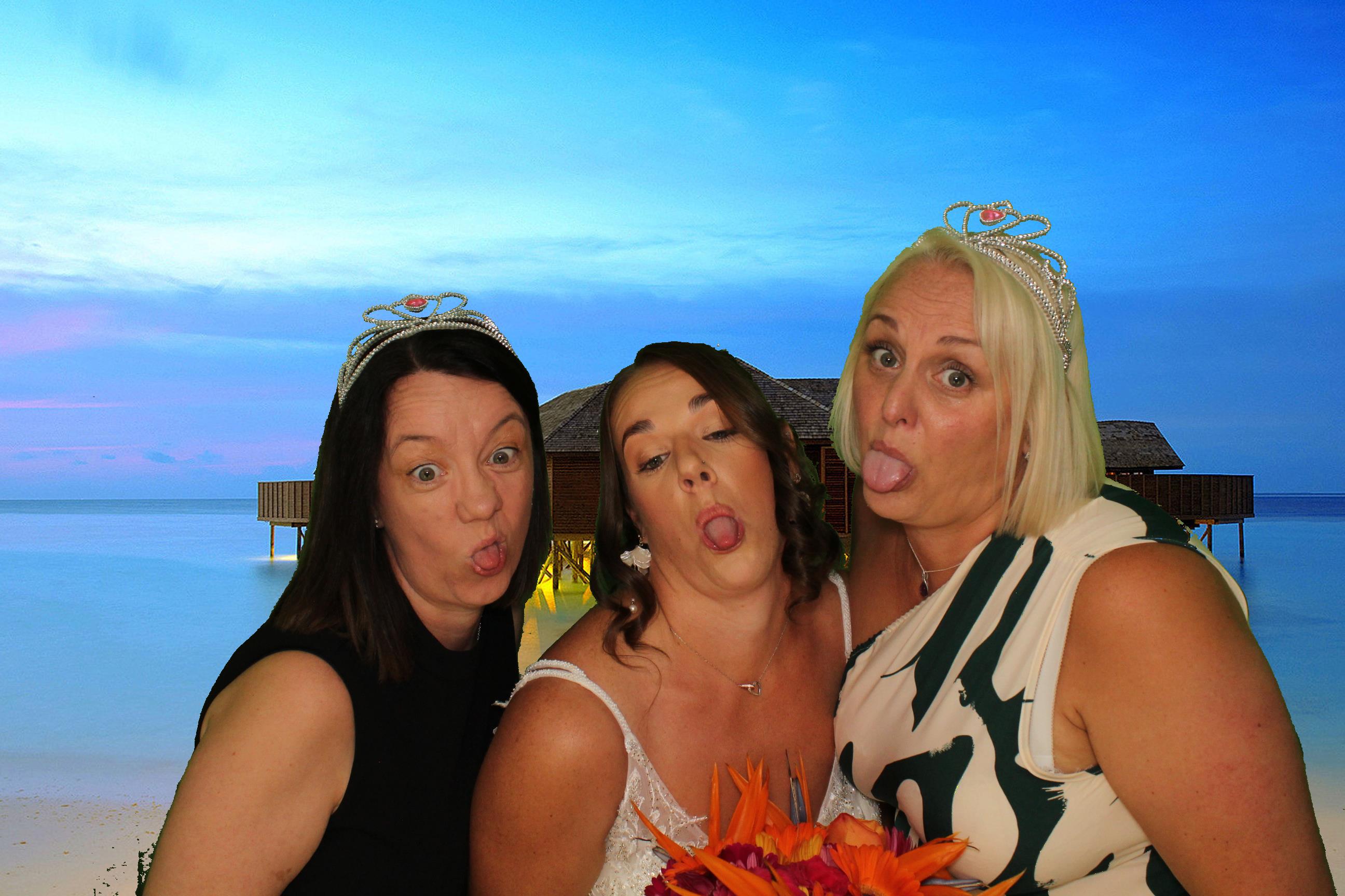Danny & Laura's Wedding | View more photos from the event at gallery.omegaphotobooths.co.uk/u/Omega-Photobooths/Danny-Lauras-Wedding