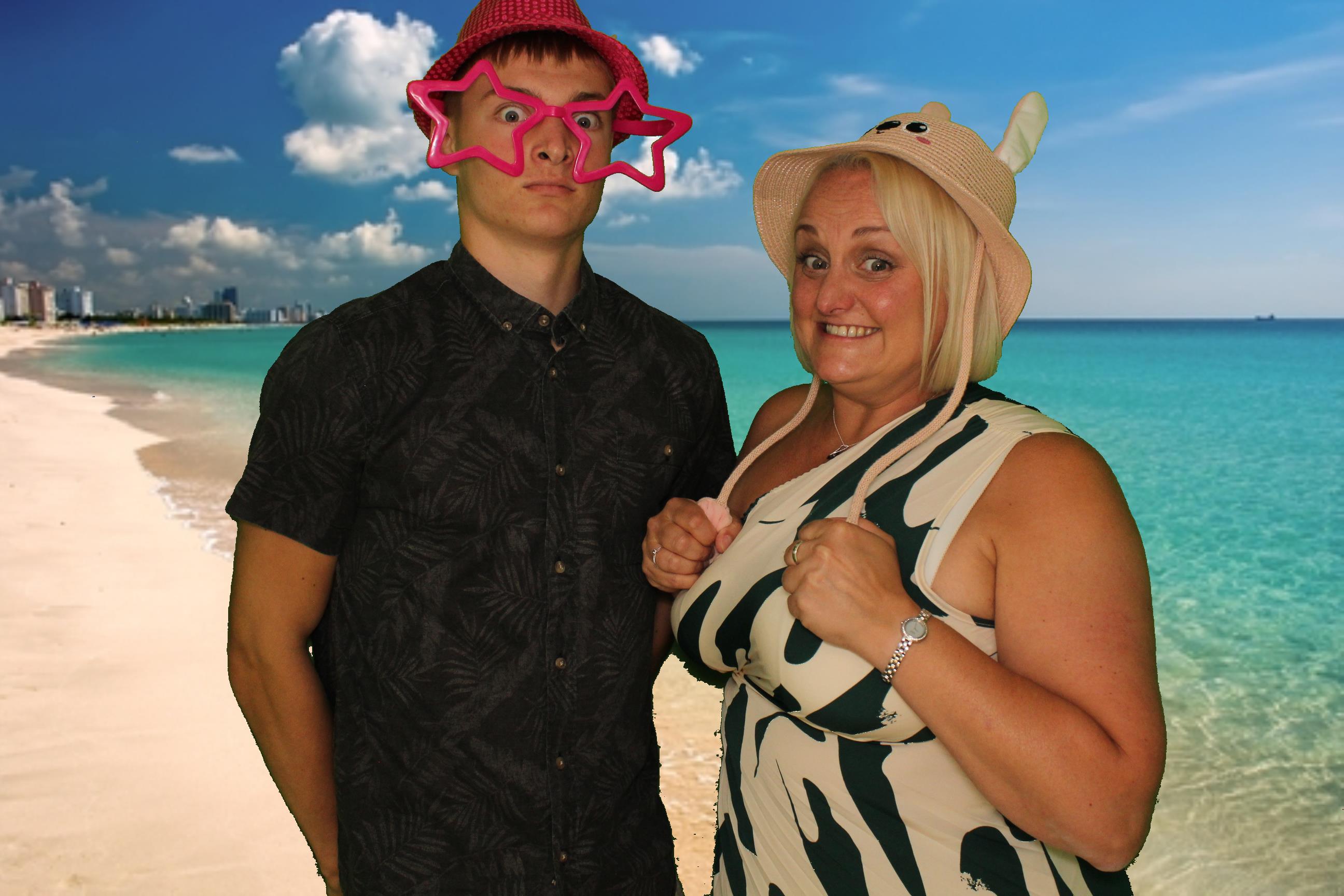 Danny & Laura's Wedding | View more photos from the event at gallery.omegaphotobooths.co.uk/u/Omega-Photobooths/Danny-Lauras-Wedding