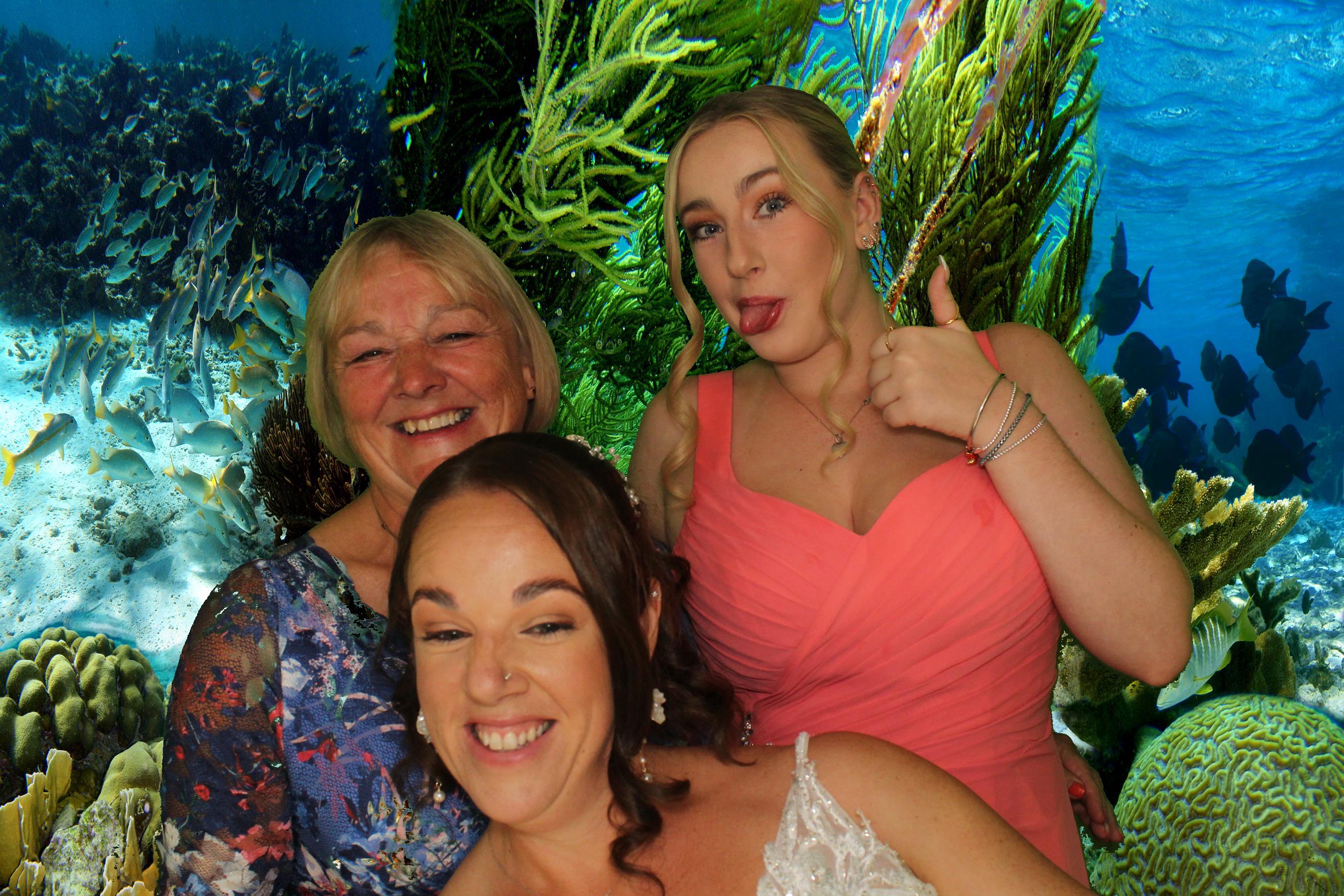 Danny & Laura's Wedding | View more photos from the event at gallery.omegaphotobooths.co.uk/u/Omega-Photobooths/Danny-Lauras-Wedding