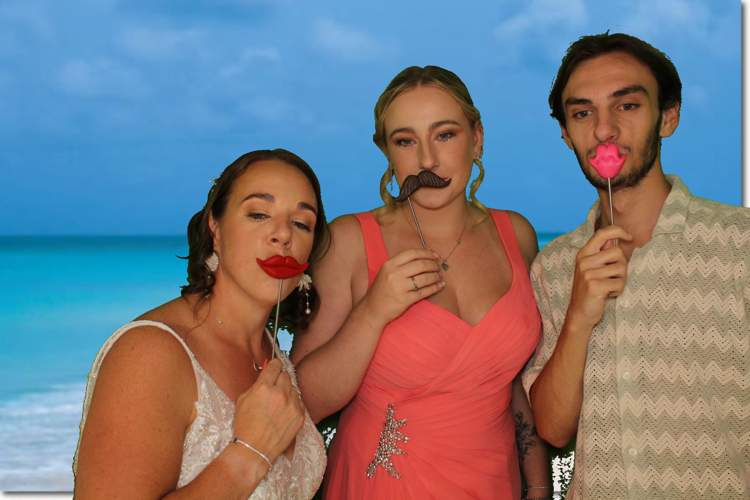 Danny & Laura's Wedding | View more photos from the event at gallery.omegaphotobooths.co.uk/u/Omega-Photobooths/Danny-Lauras-Wedding