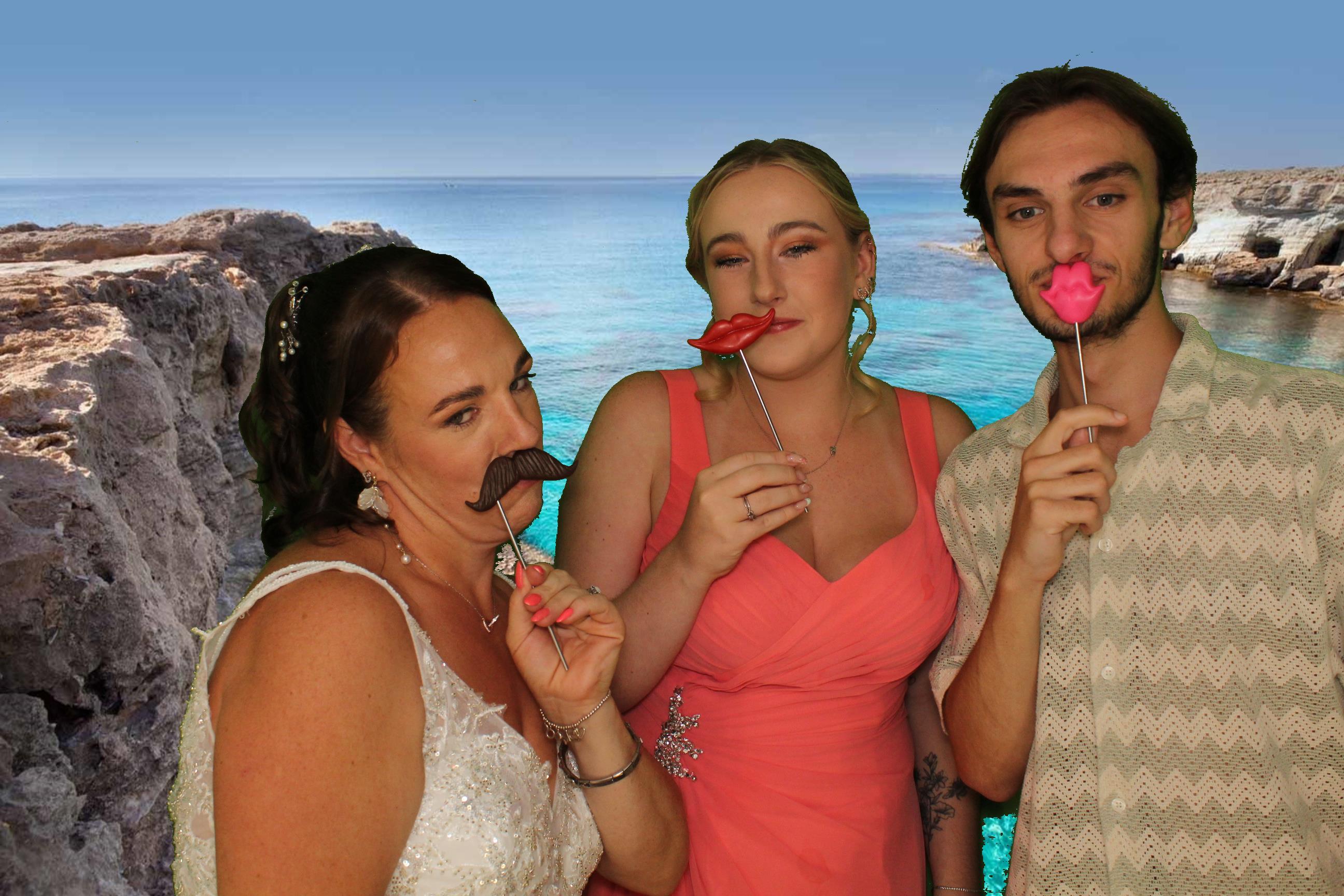 Danny & Laura's Wedding | View more photos from the event at gallery.omegaphotobooths.co.uk/u/Omega-Photobooths/Danny-Lauras-Wedding