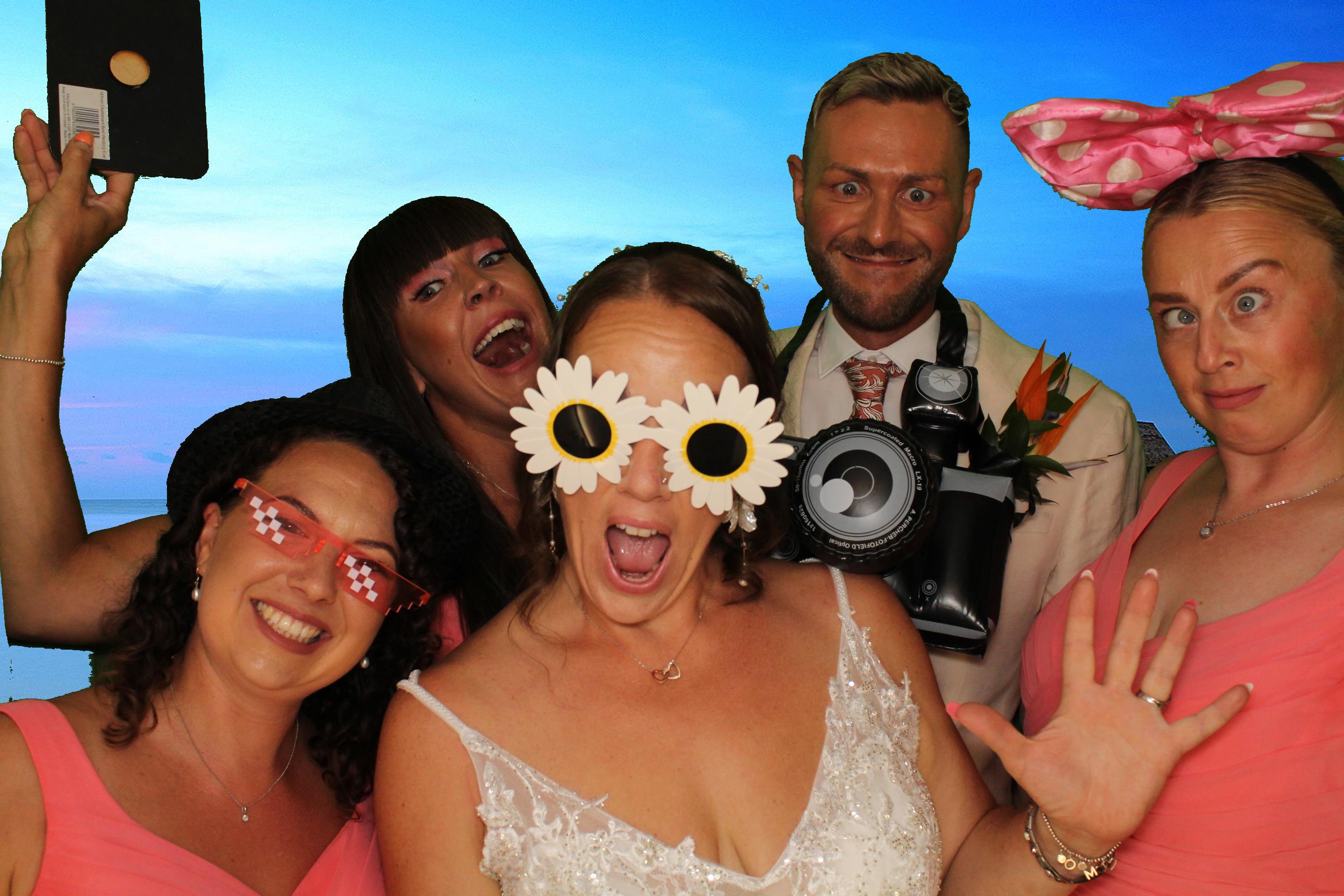 Danny & Laura's Wedding | View more photos from the event at gallery.omegaphotobooths.co.uk/u/Omega-Photobooths/Danny-Lauras-Wedding