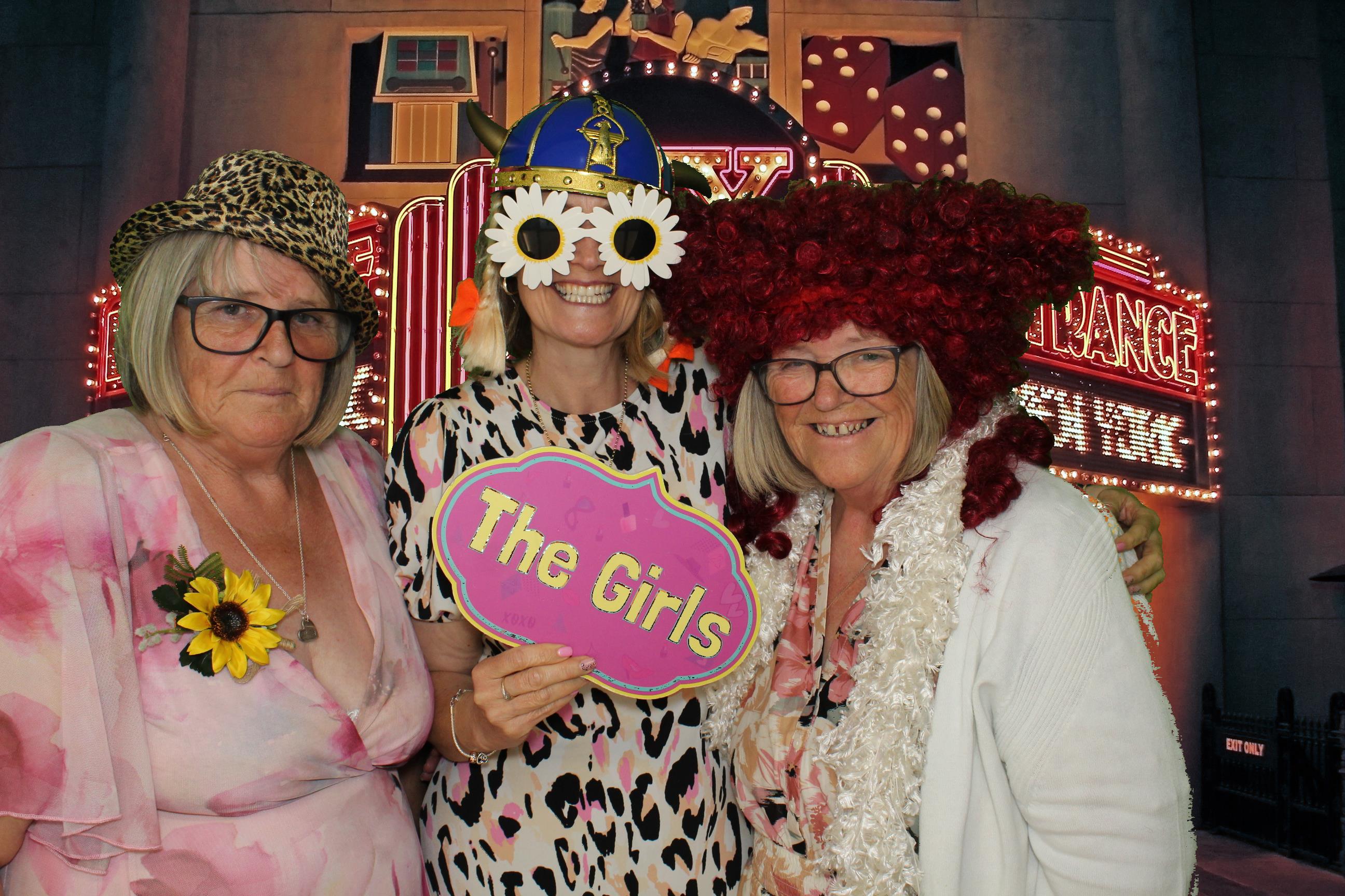 Mega & Charlie | View more photos from the event at gallery.omegaphotobooths.co.uk/u/Omega-Photobooths/Mega-Charlie