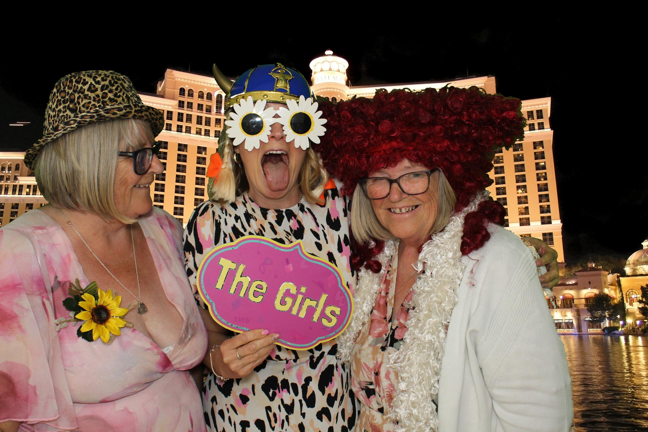 Mega & Charlie | View more photos from the event at gallery.omegaphotobooths.co.uk/u/Omega-Photobooths/Mega-Charlie