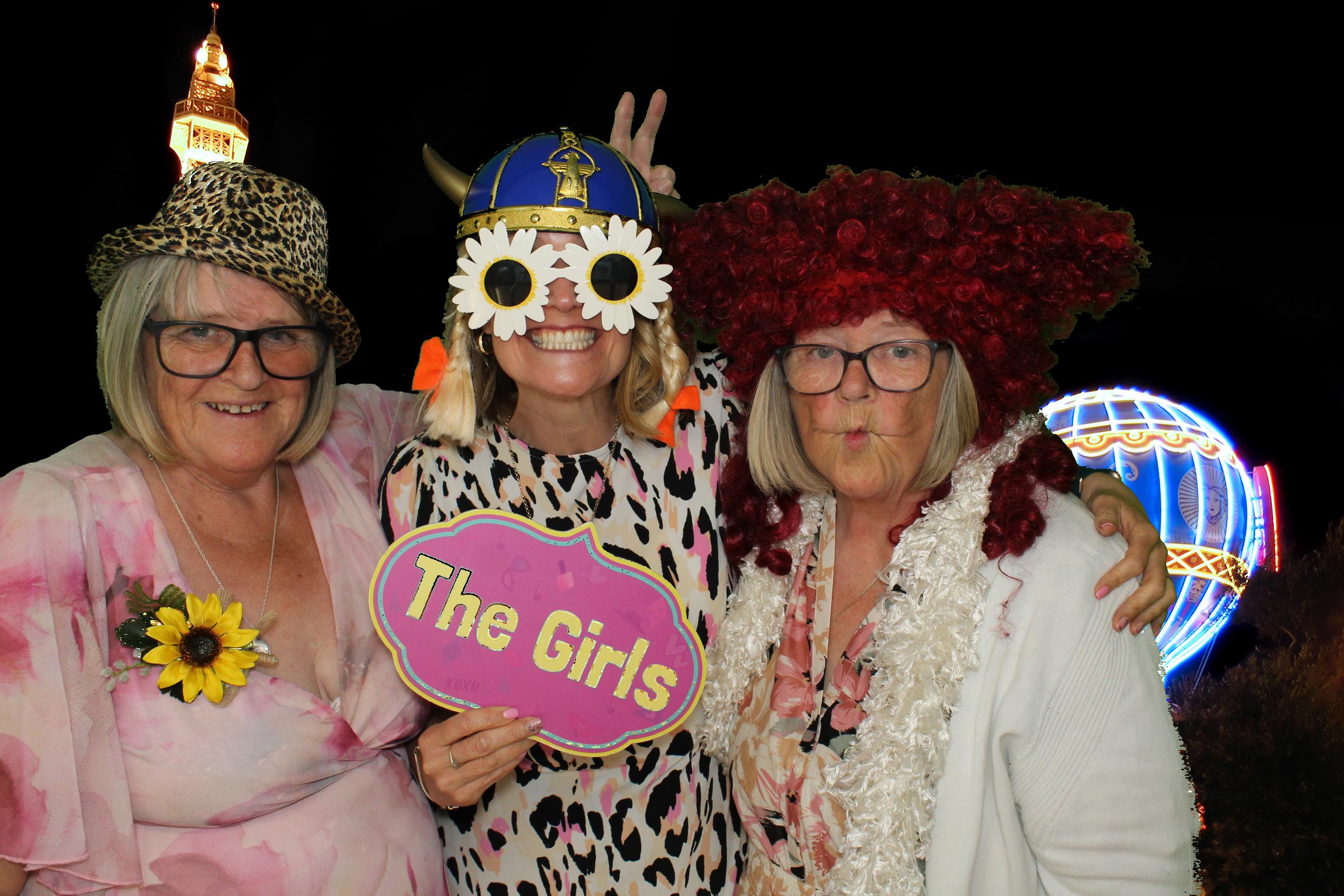 Mega & Charlie | View more photos from the event at gallery.omegaphotobooths.co.uk/u/Omega-Photobooths/Mega-Charlie