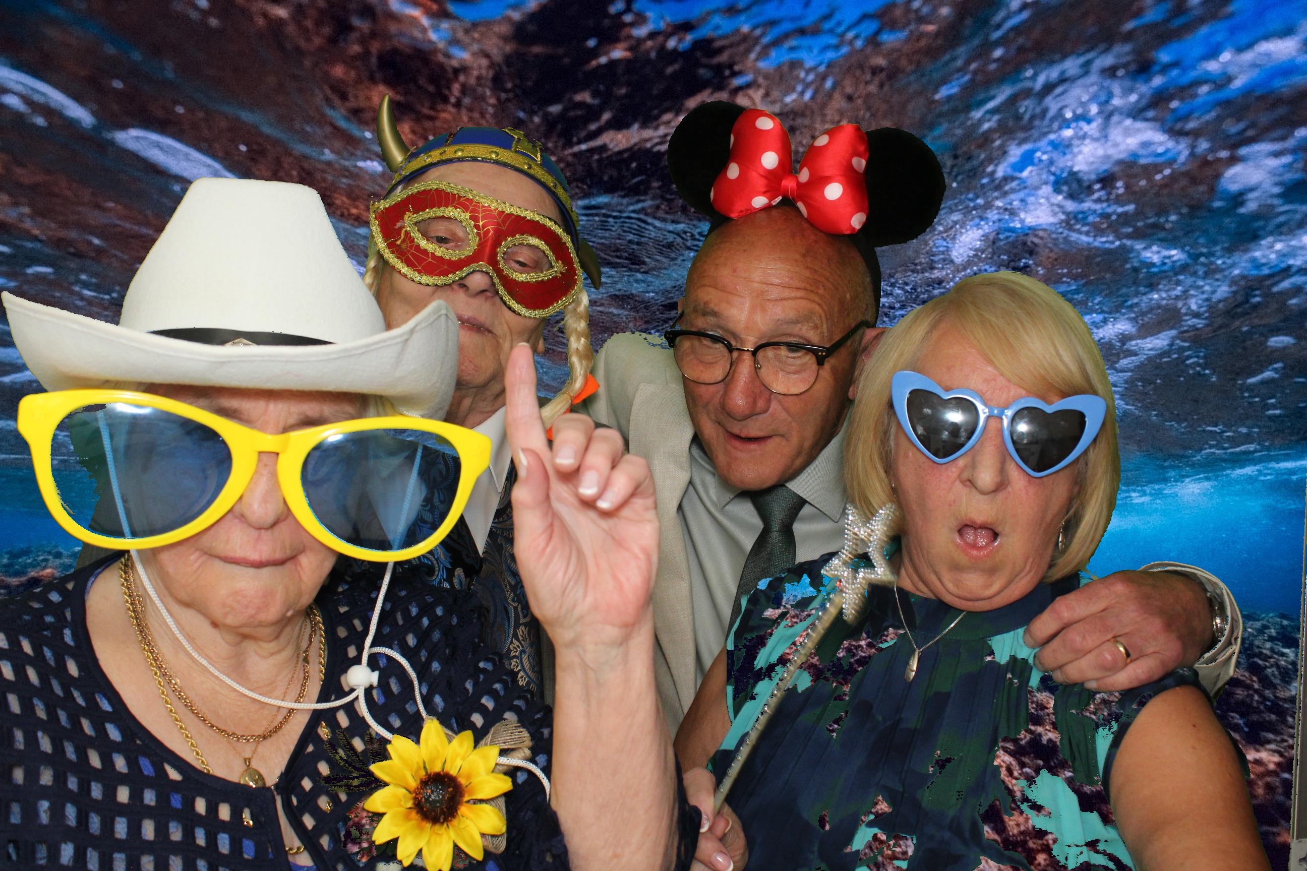 Mega & Charlie | View more photos from the event at gallery.omegaphotobooths.co.uk/u/Omega-Photobooths/Mega-Charlie