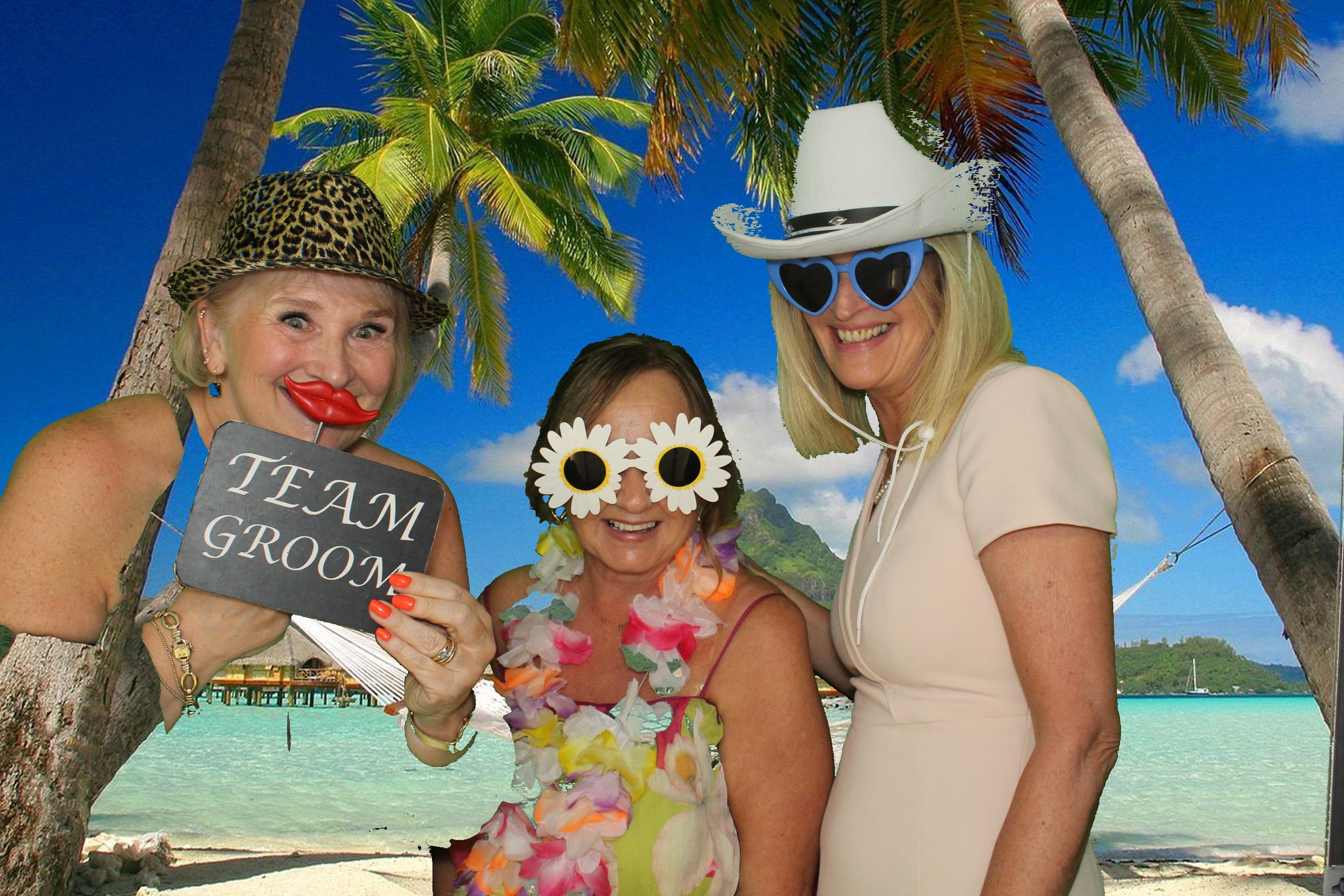 Mega & Charlie | View more photos from the event at gallery.omegaphotobooths.co.uk/u/Omega-Photobooths/Mega-Charlie