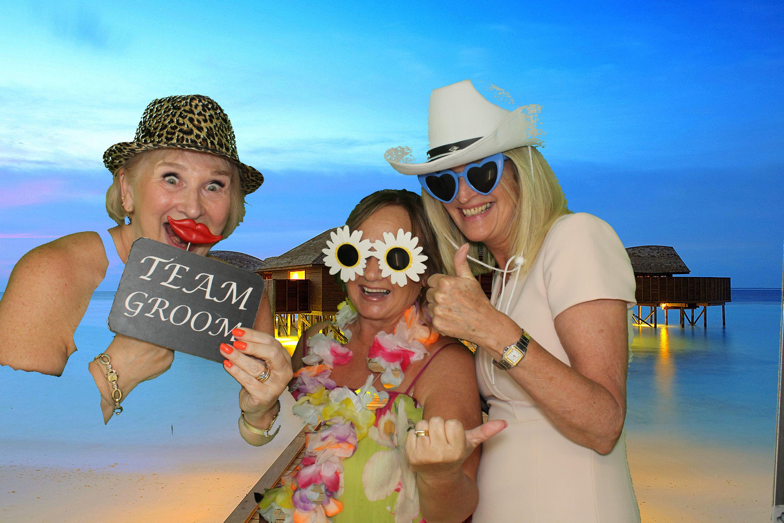 Mega & Charlie | View more photos from the event at gallery.omegaphotobooths.co.uk/u/Omega-Photobooths/Mega-Charlie