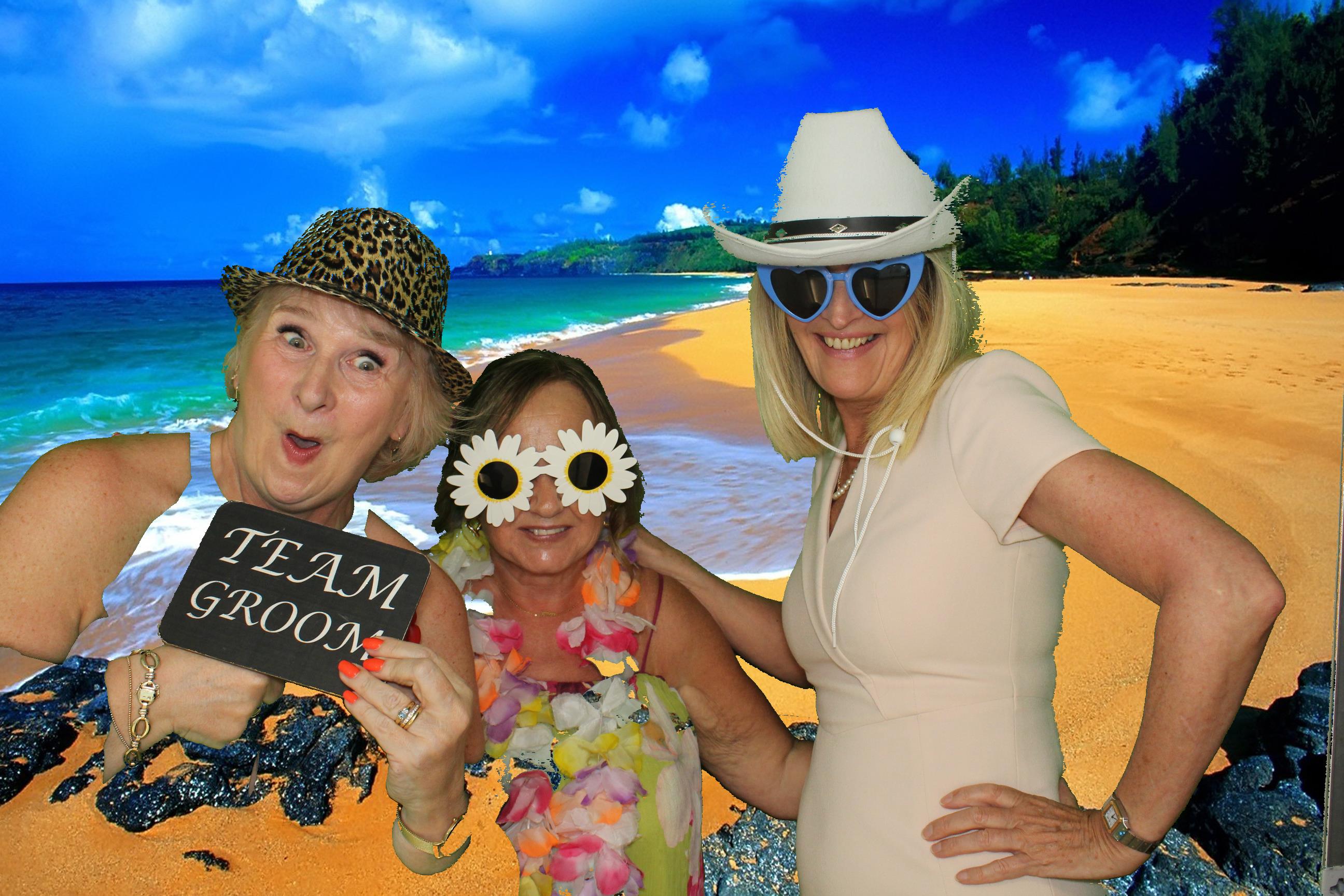 Mega & Charlie | View more photos from the event at gallery.omegaphotobooths.co.uk/u/Omega-Photobooths/Mega-Charlie