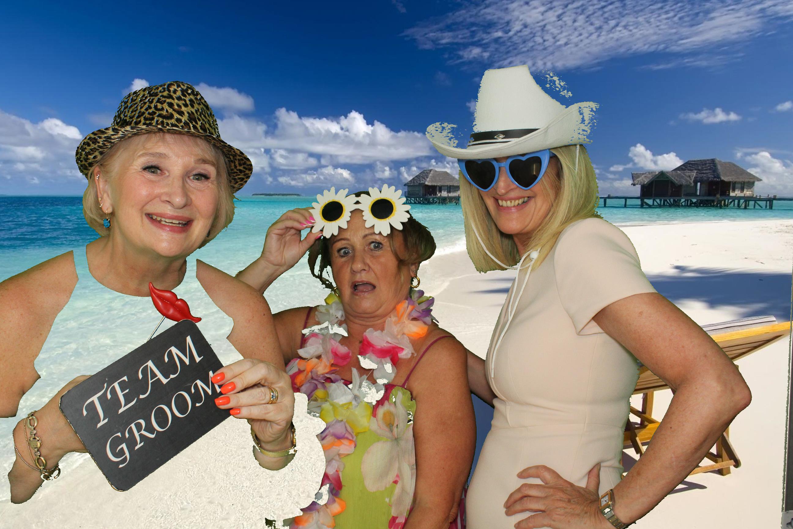 Mega & Charlie | View more photos from the event at gallery.omegaphotobooths.co.uk/u/Omega-Photobooths/Mega-Charlie